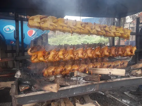 Pollos A La Leña image 1