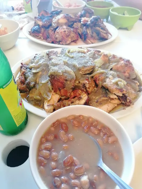 Pollos A La Leña image 2