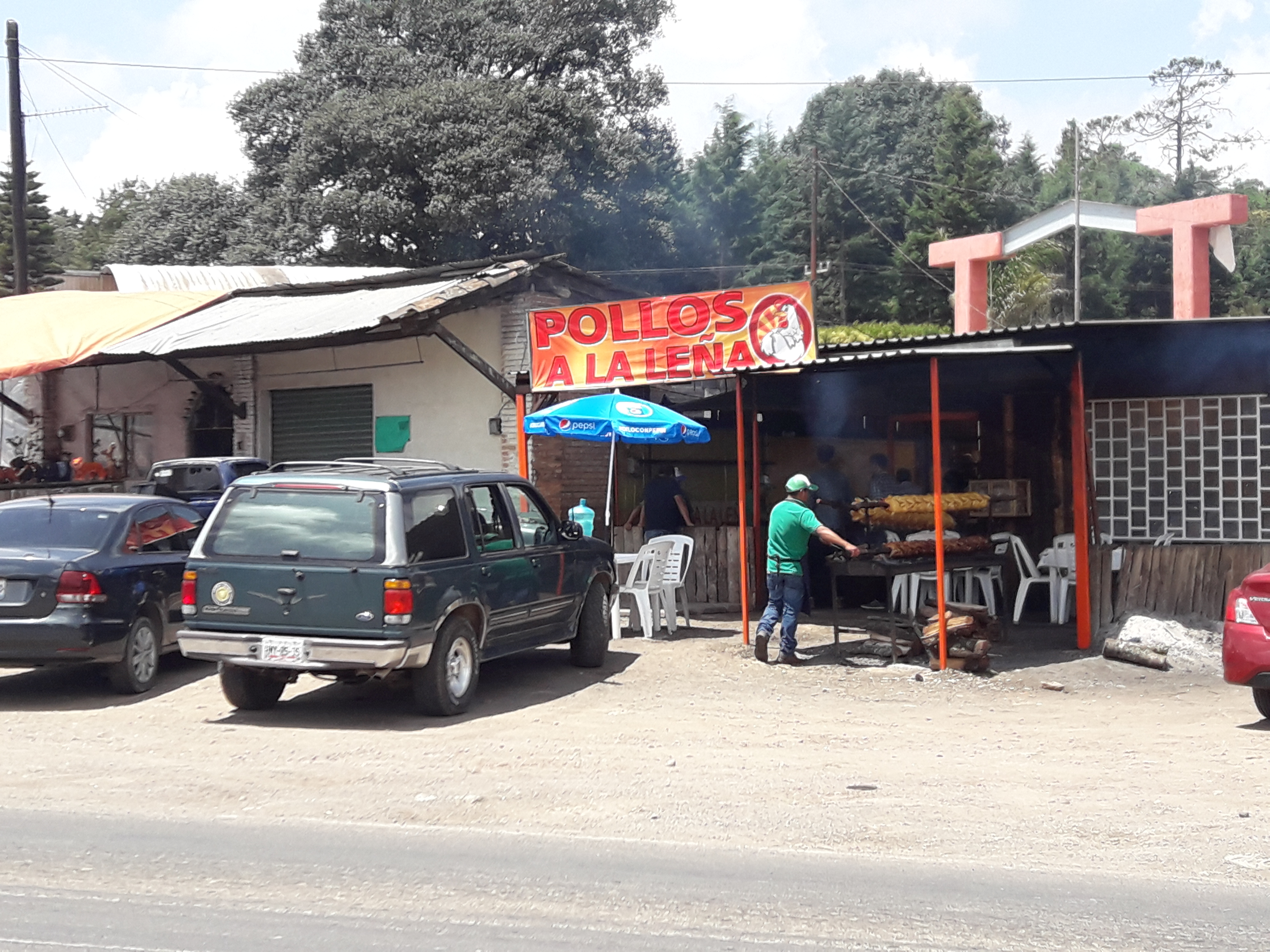 Pollos A La Leña image 9