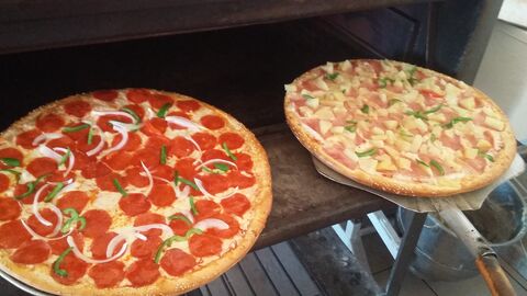 Güero’s Pizza Coroneo image 1