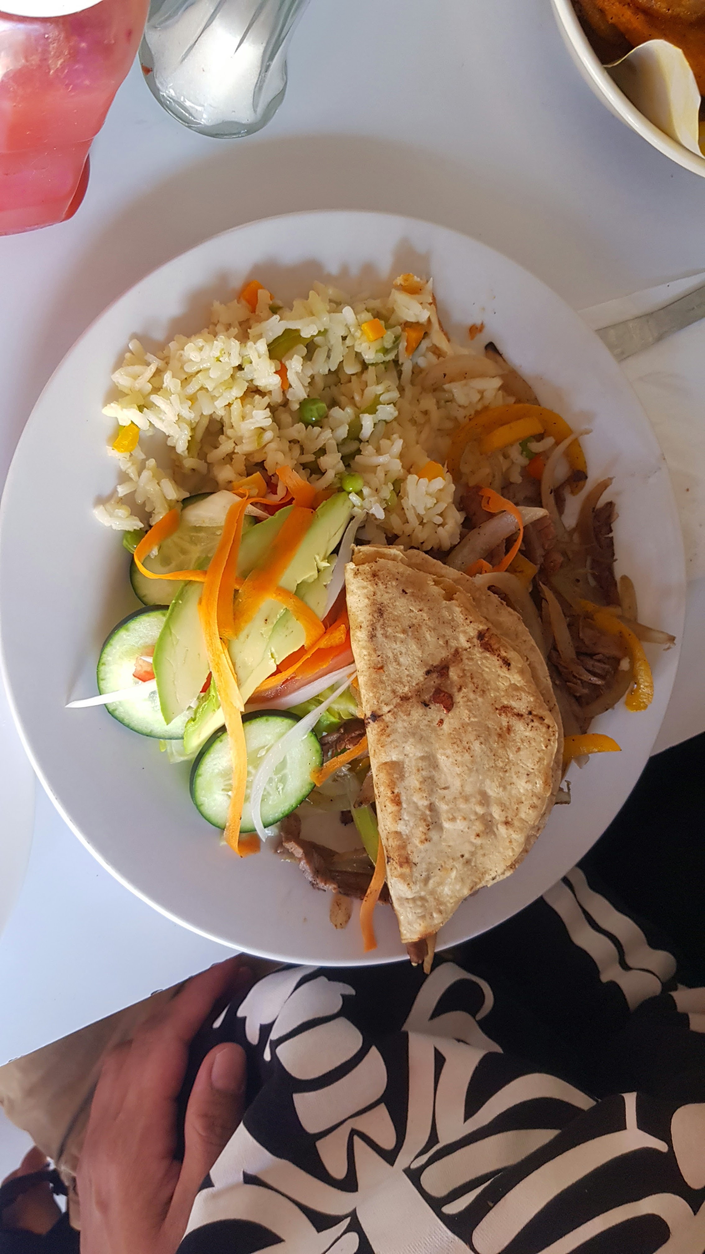 Monret Banquetes & Restaurant image 2