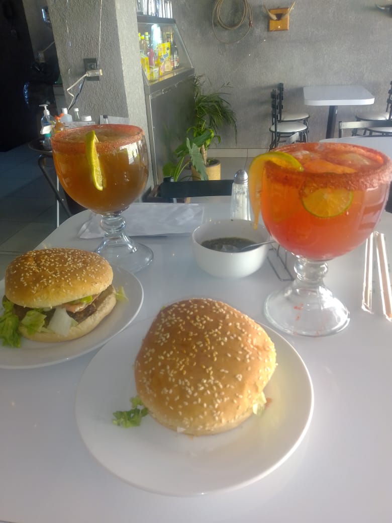 Monret Banquetes & Restaurant image 3