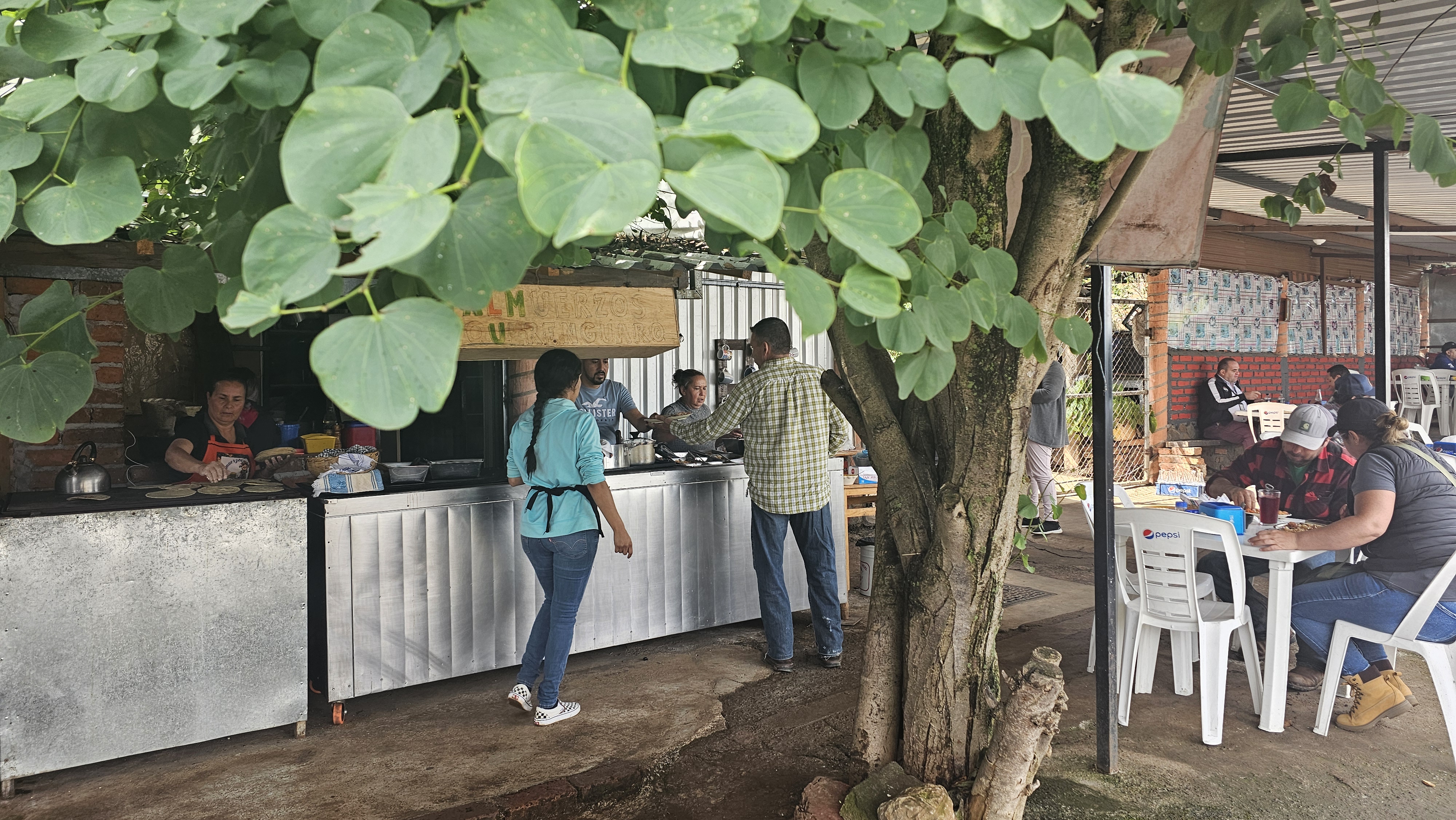 Almuerzos Querenguaro image 4