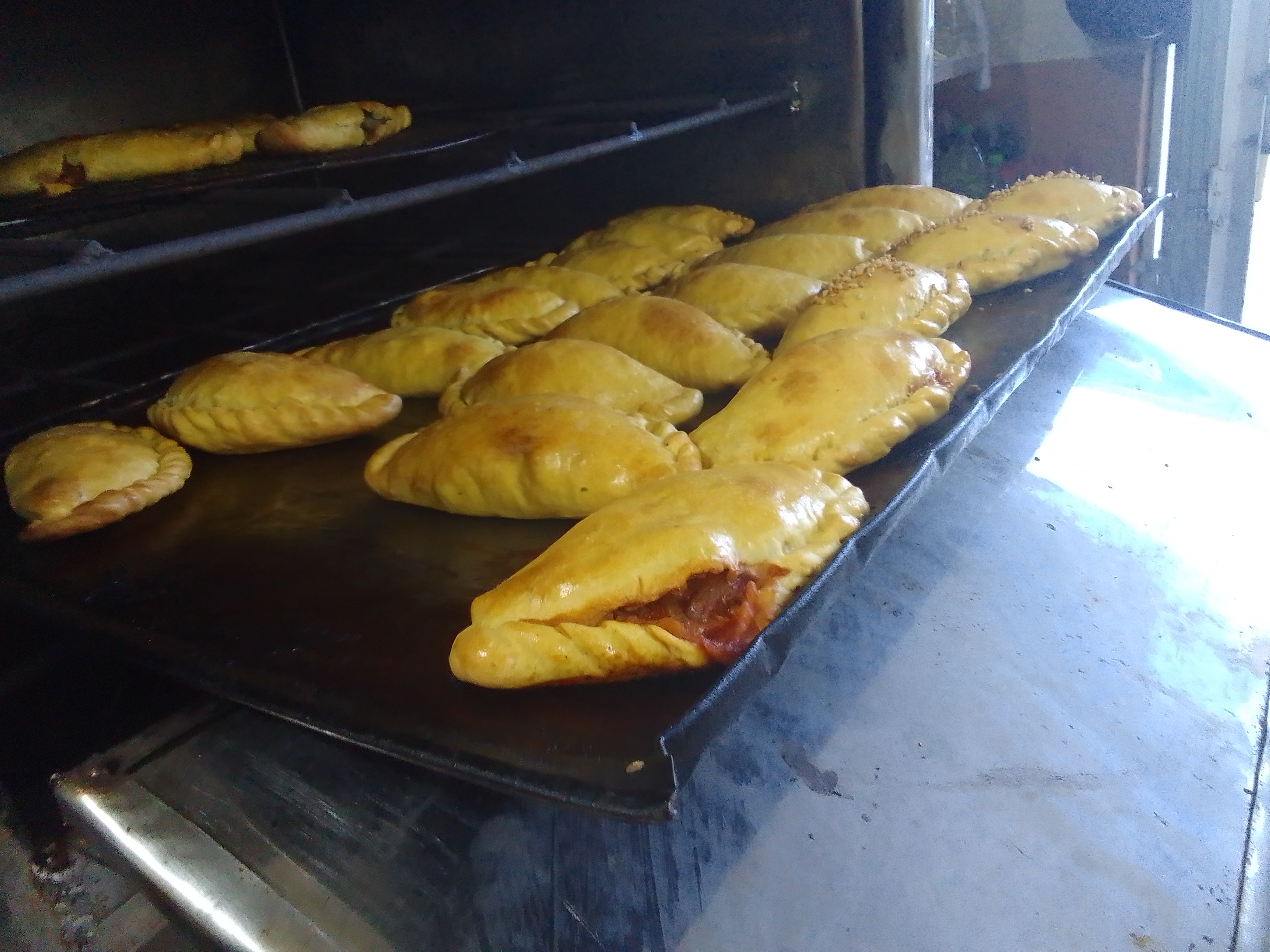 Pizzeria y Pastes Pekes image 6