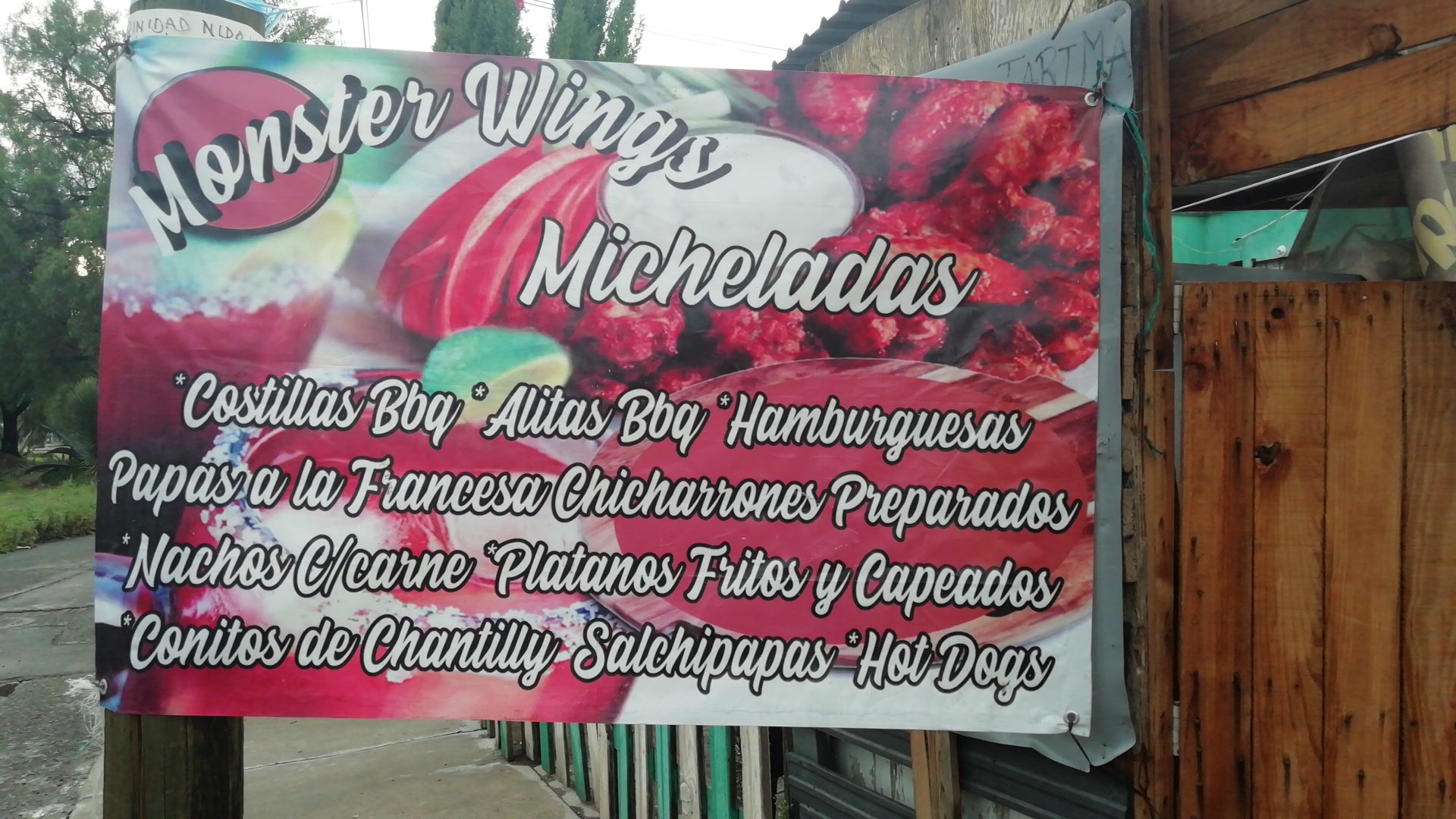 MICHELADAS MONSTER WINGS image 5