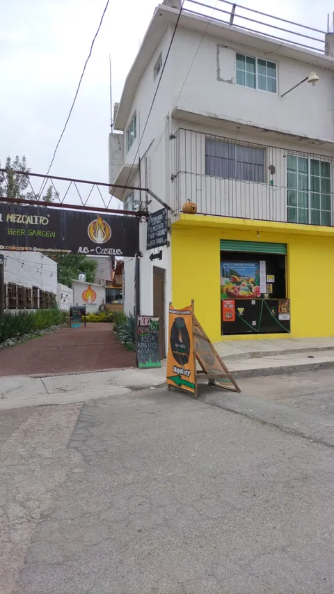 Mezcalito beer garden image 3