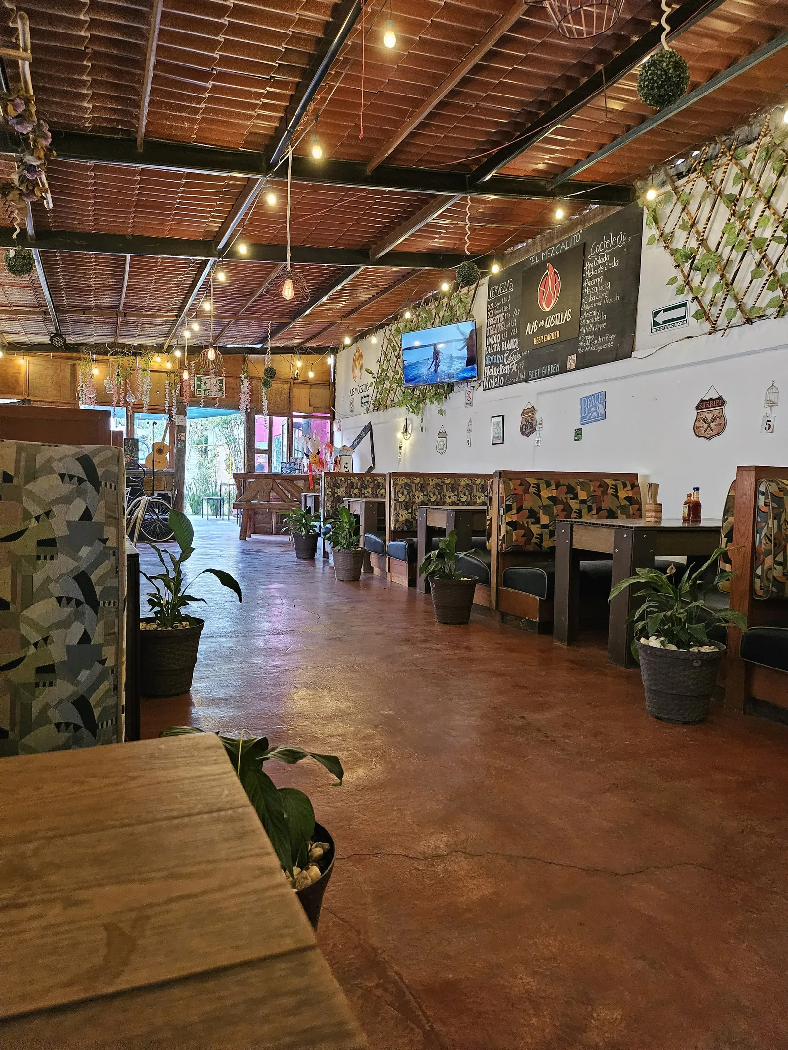 Mezcalito beer garden image 5