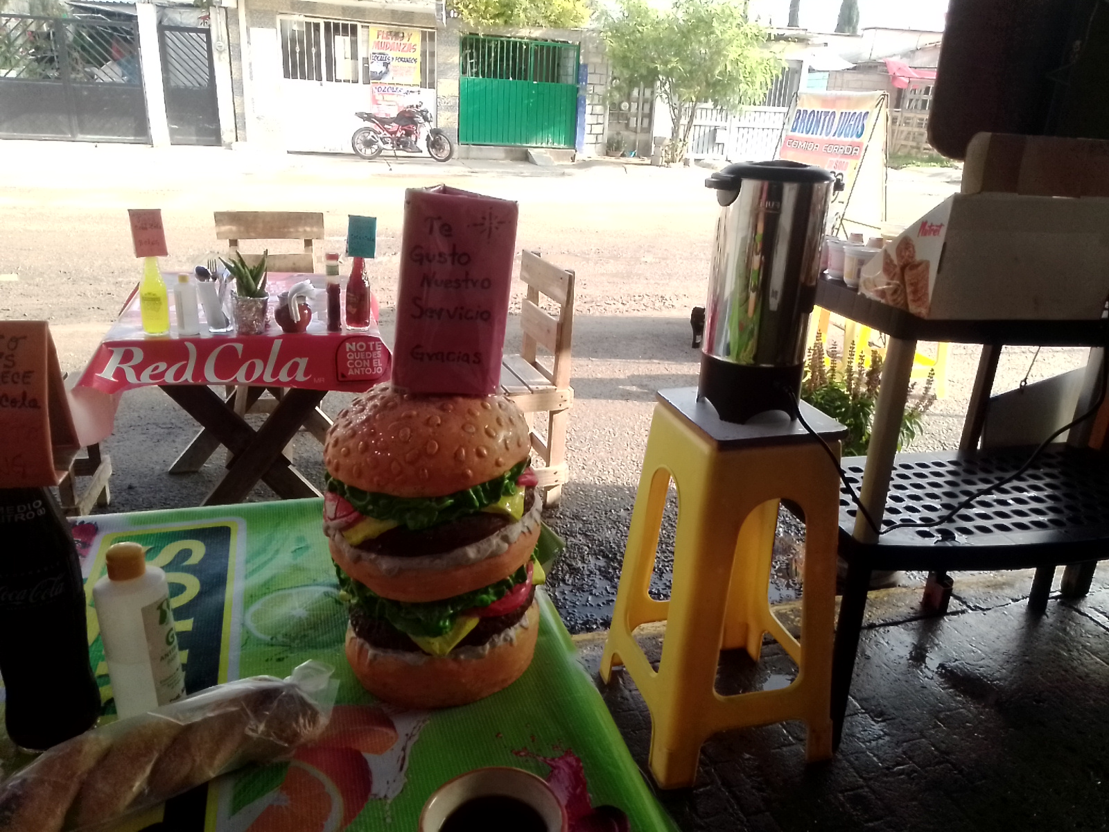 Bronto Jugos image 6