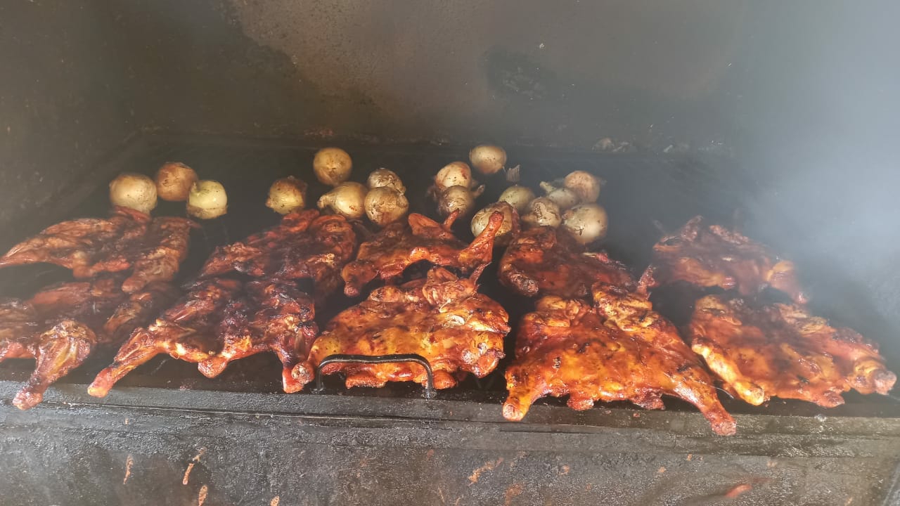 Pollería "DOS GALLOS" image 5