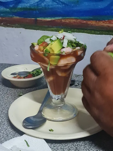Coctelería El Puerto image 2