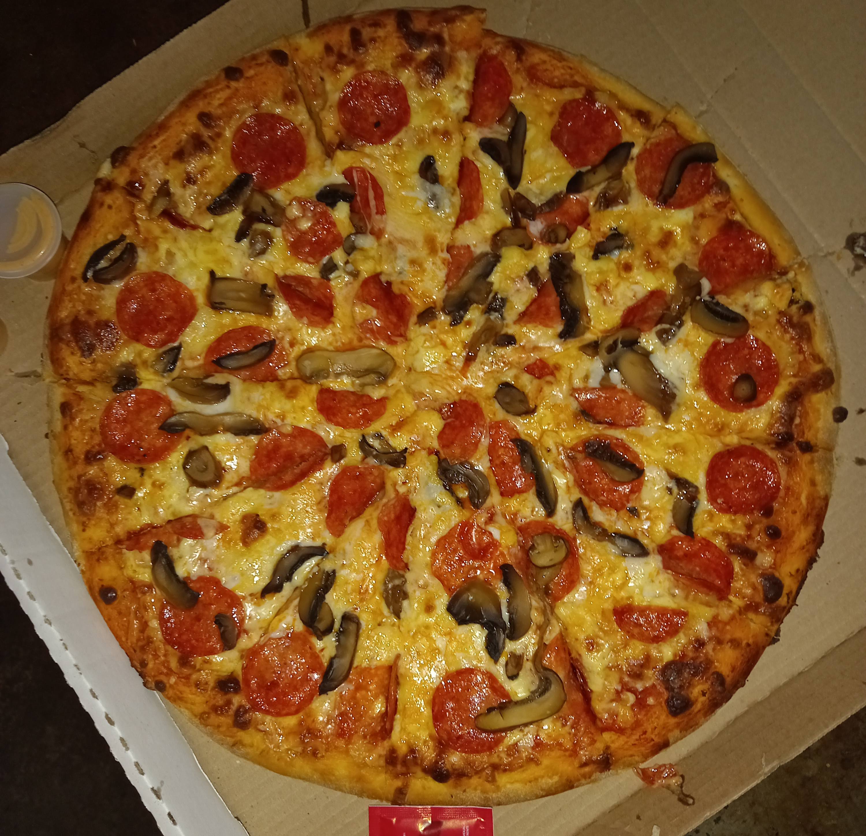 LALOS PIZZA image 2