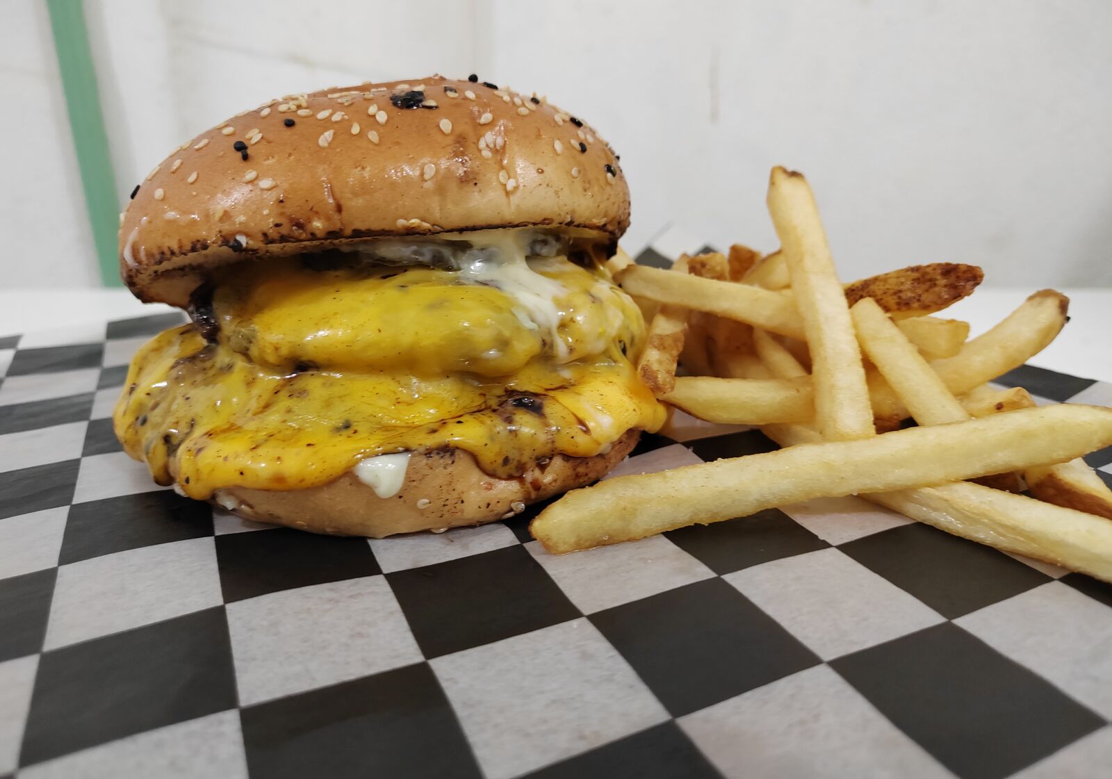 ALES BURGER image 1