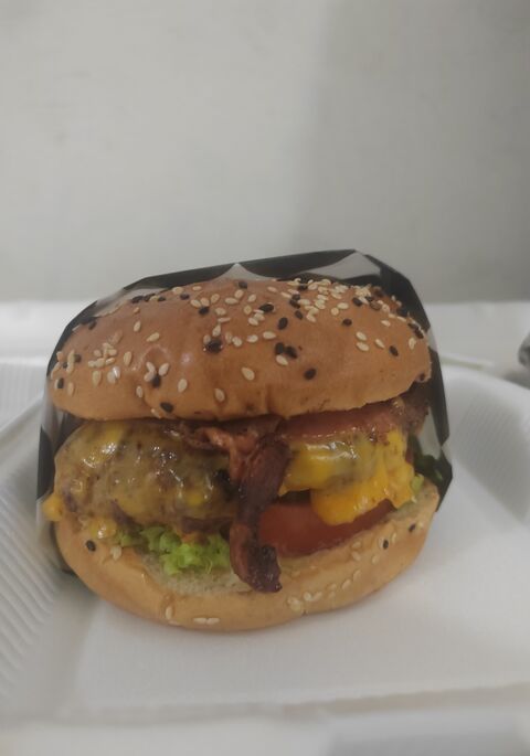 ALES BURGER image 4
