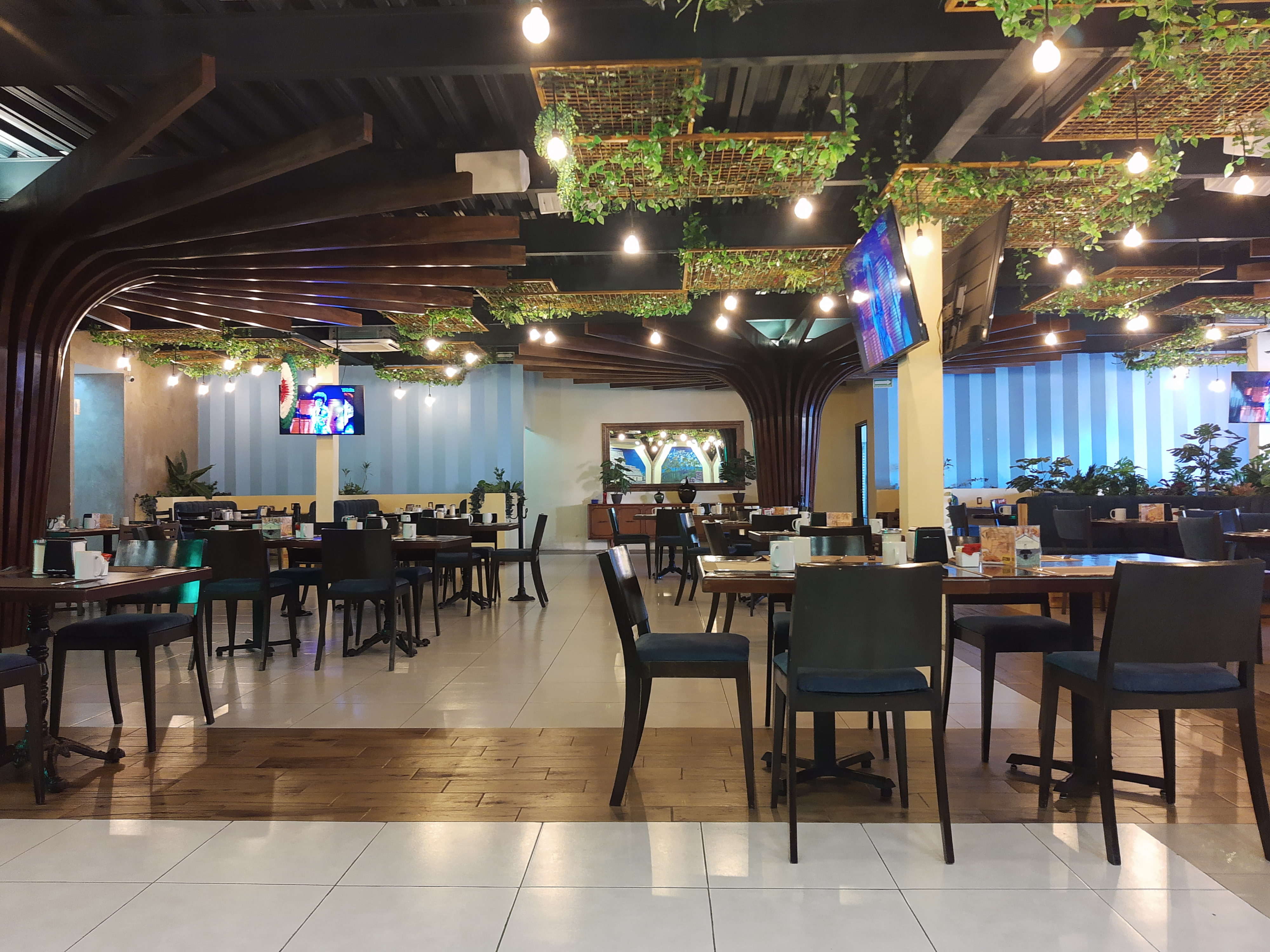 Yaxchilán Restaurante y Cafeteria image 3