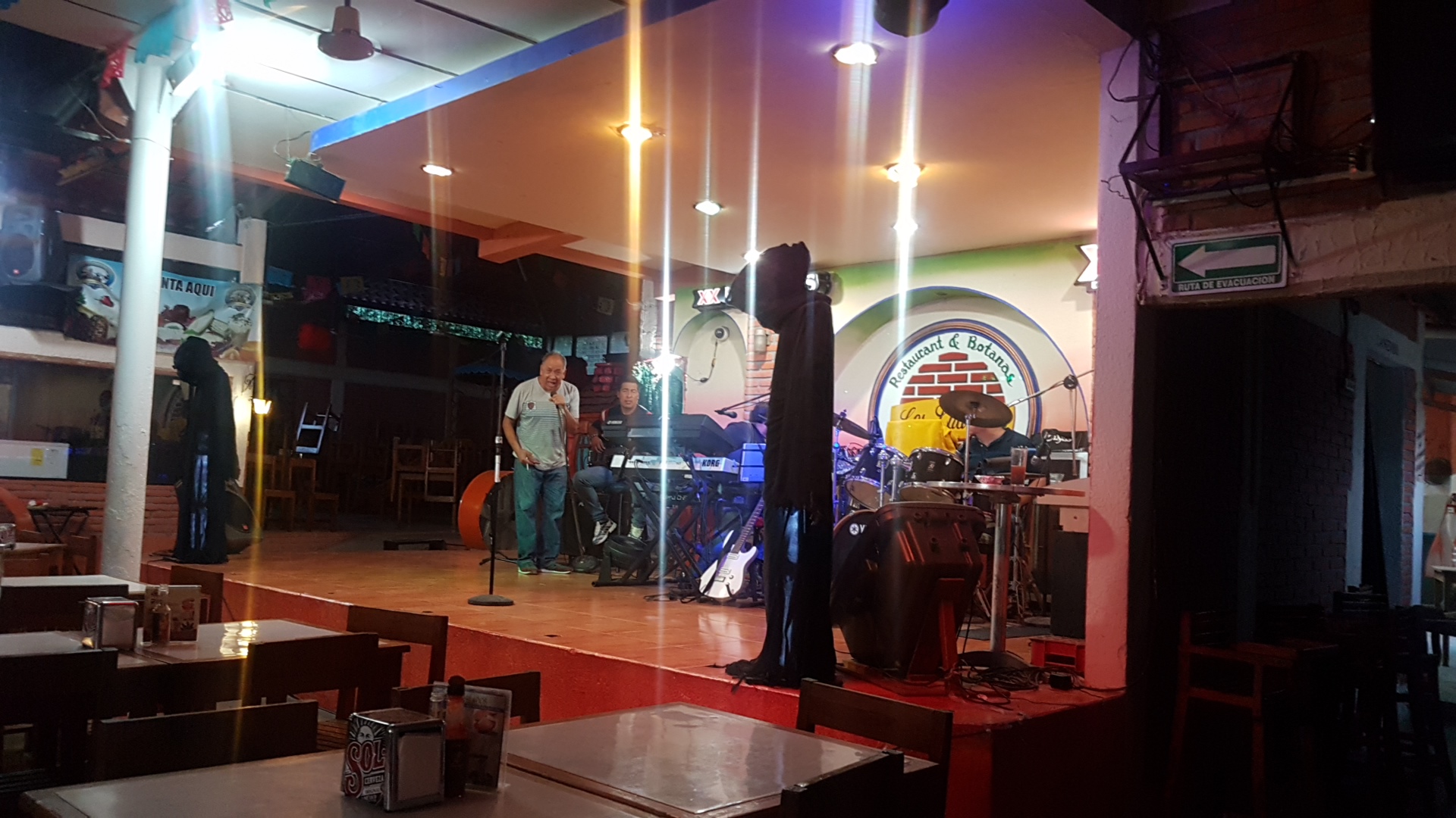 Los Ladrillos [Restaurante & Botanas] image 1