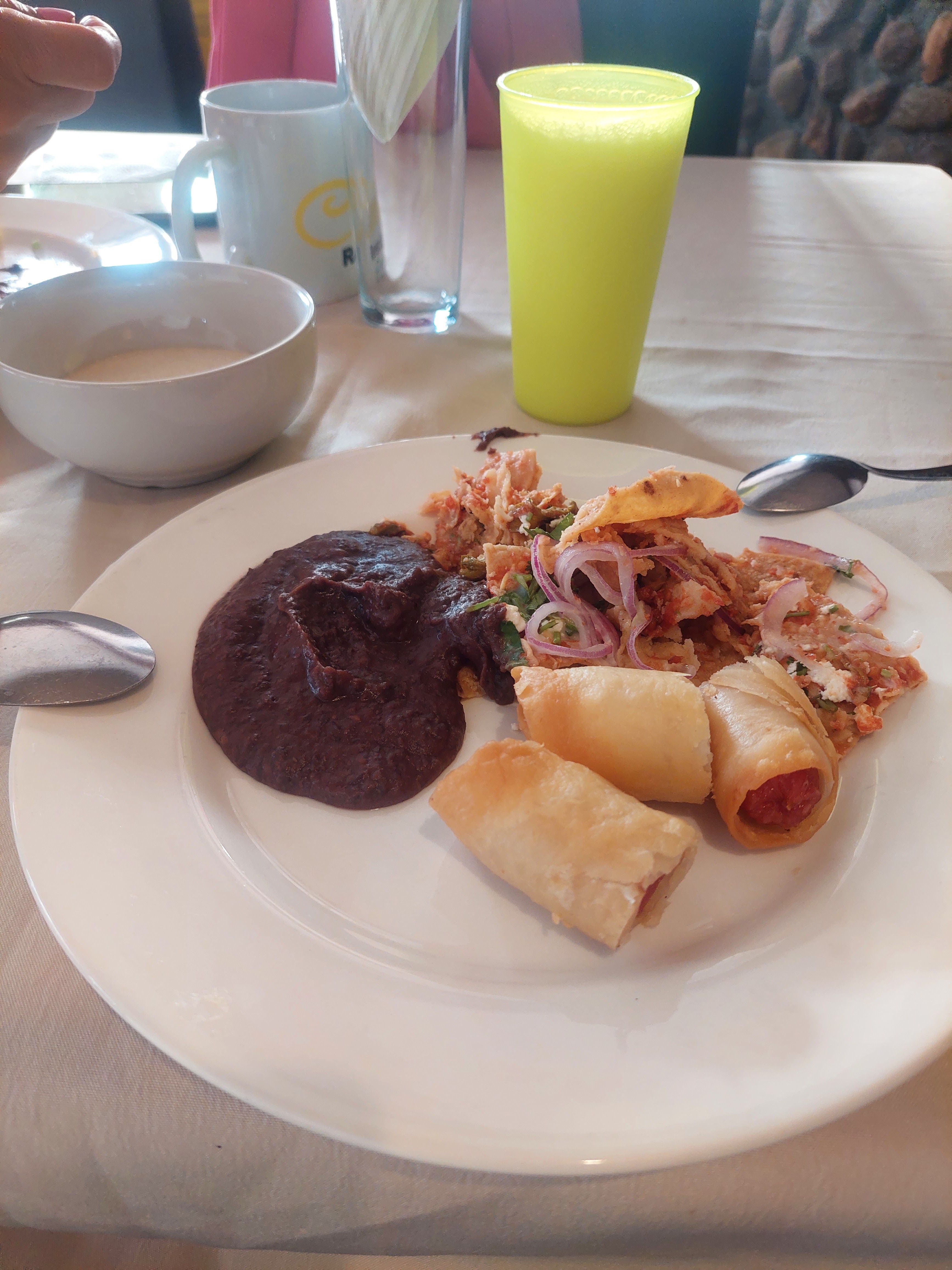 Los Caracoles Restaurante & Grill image 2