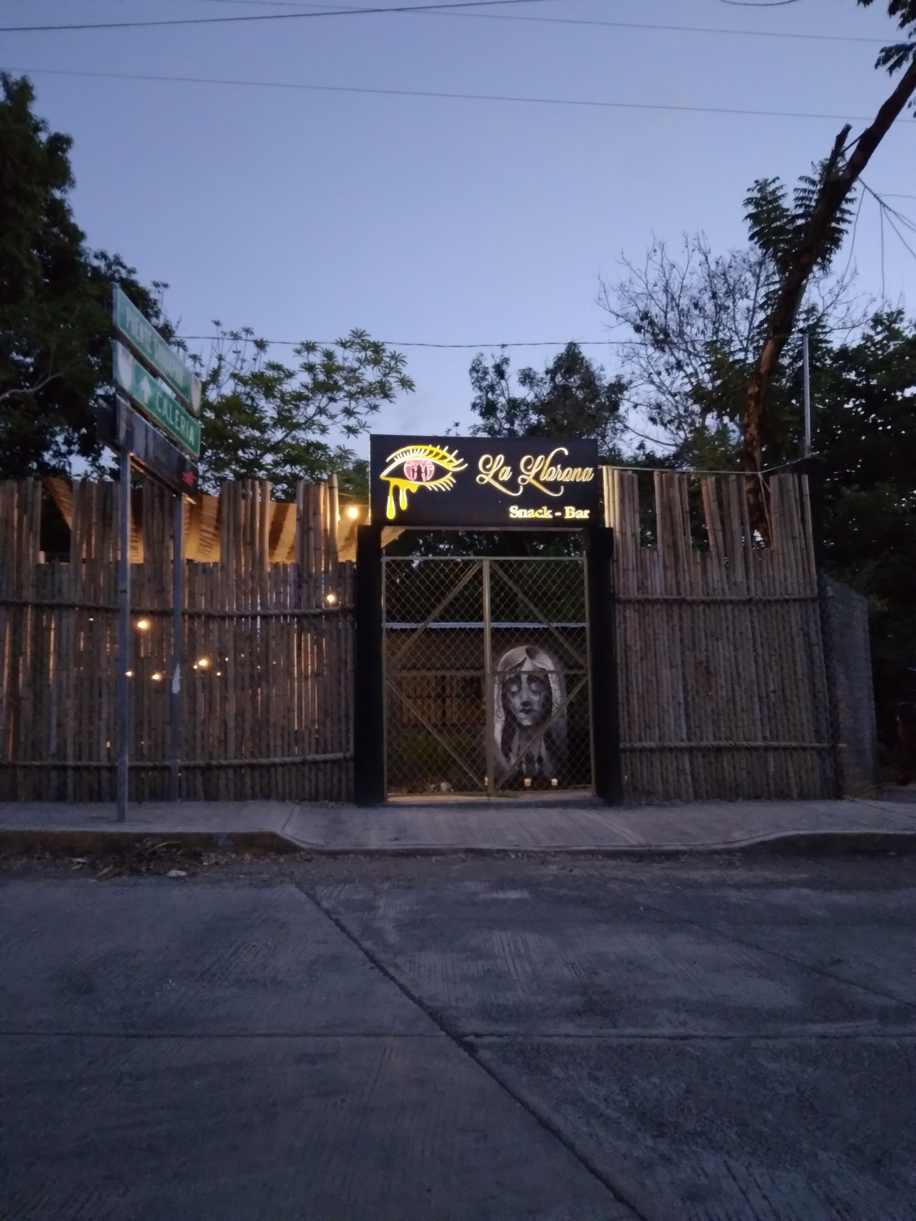 La llorona snacks-bar image 3