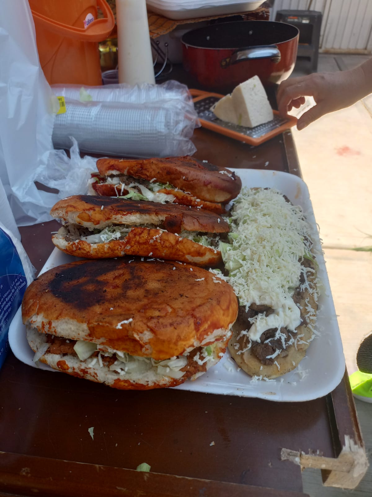 LOS HUARACHES DE TOÑO image 3