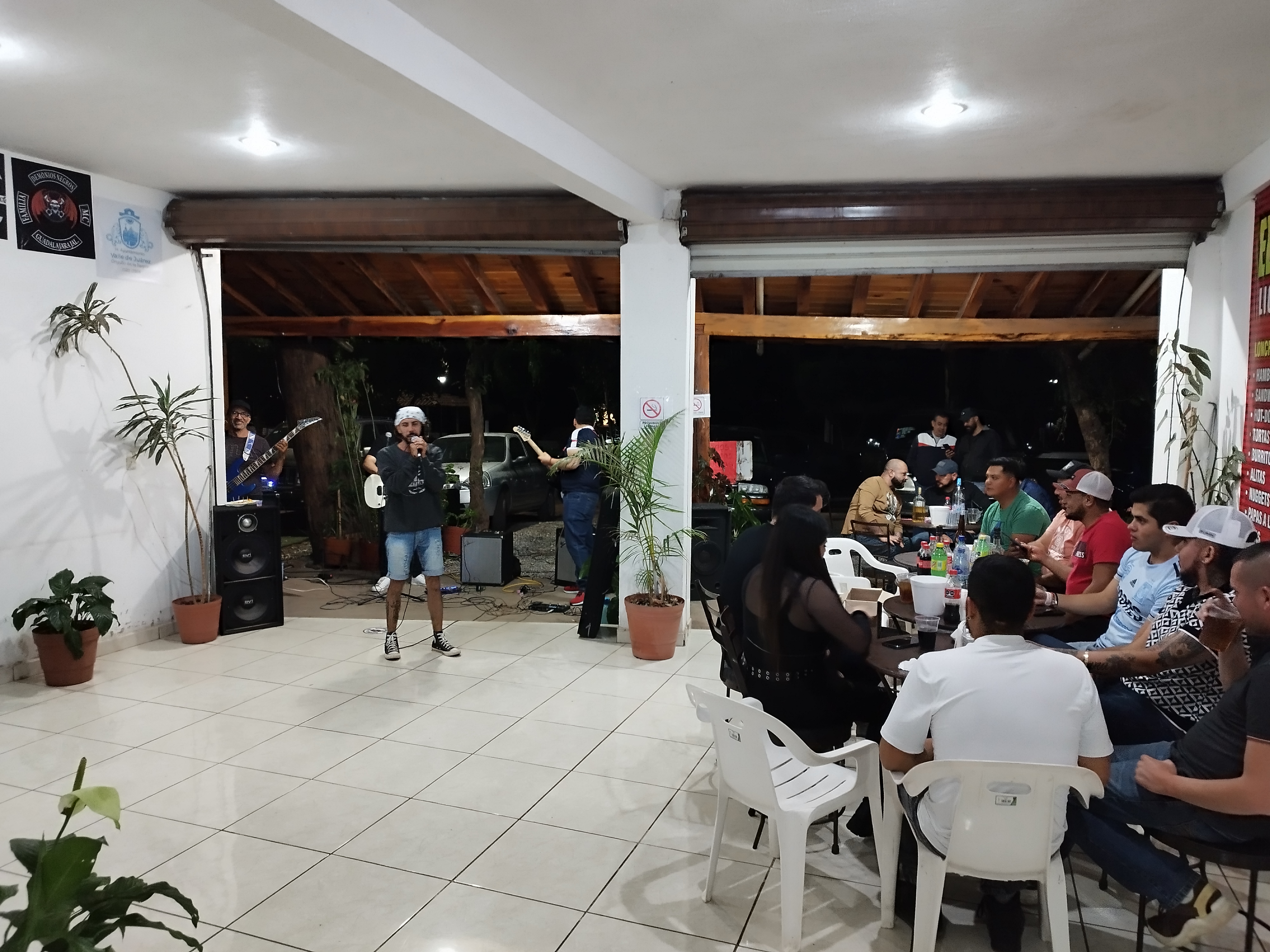 BAR Y LICORERÍA "EL MALECÓN CUCA & CAMILO" image 2