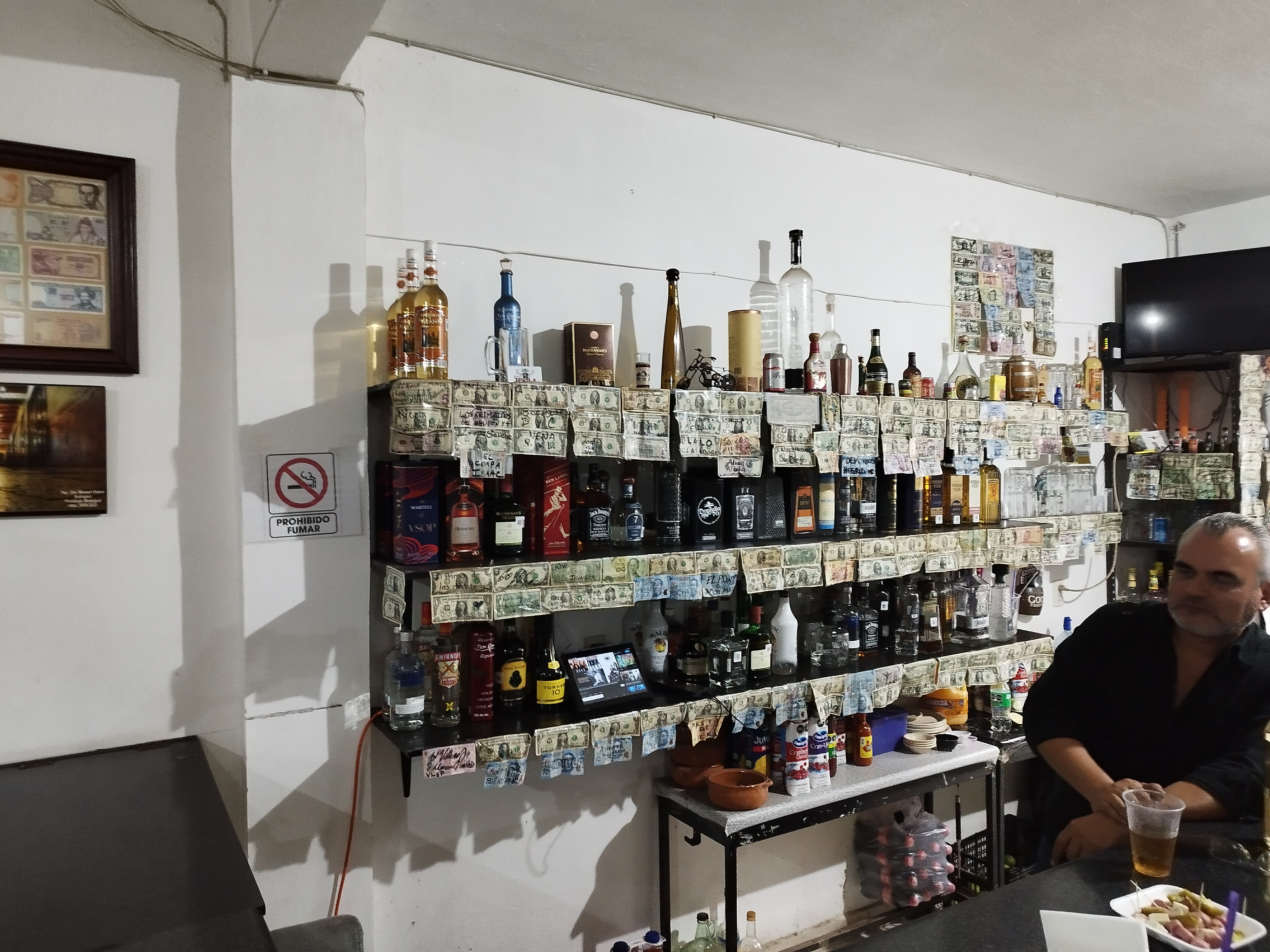 BAR Y LICORERÍA "EL MALECÓN CUCA & CAMILO" image 3