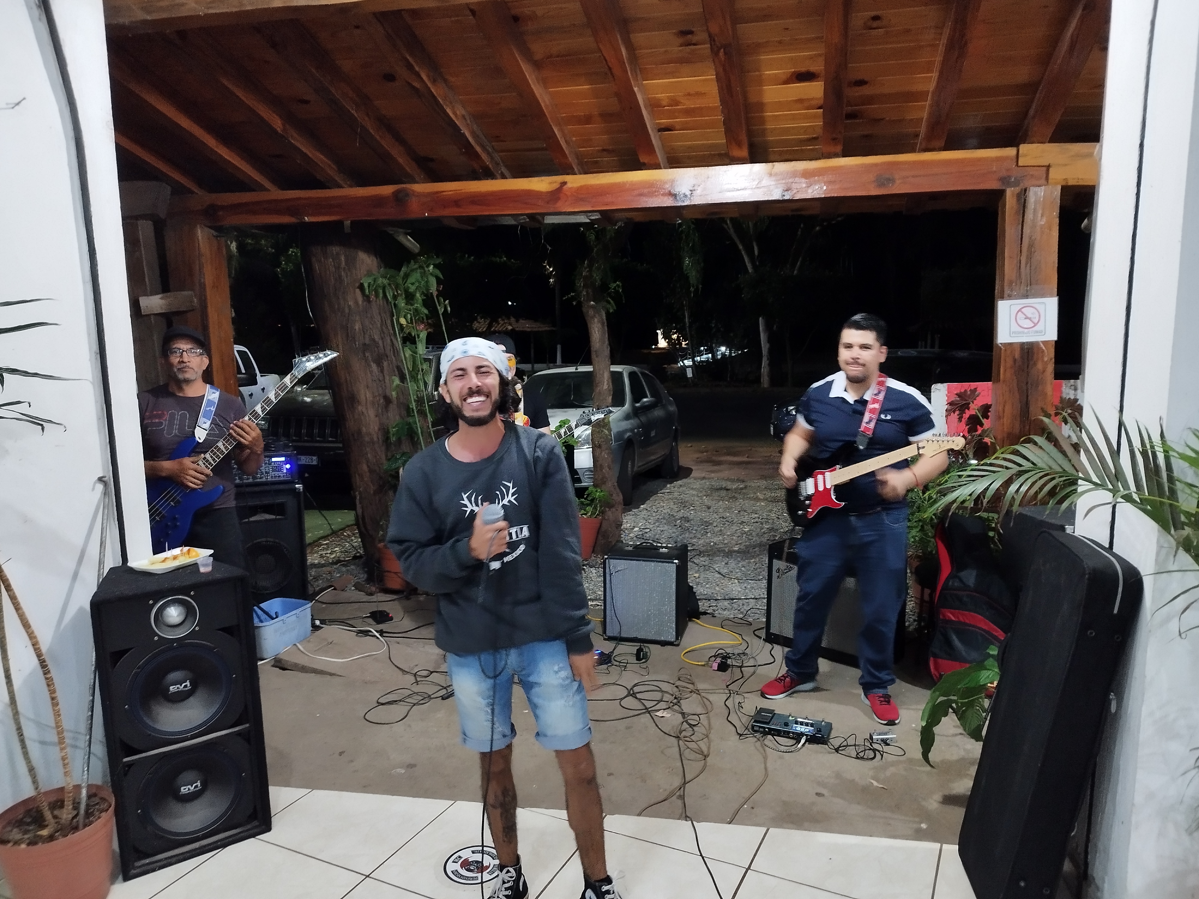 BAR Y LICORERÍA "EL MALECÓN CUCA & CAMILO" image 4