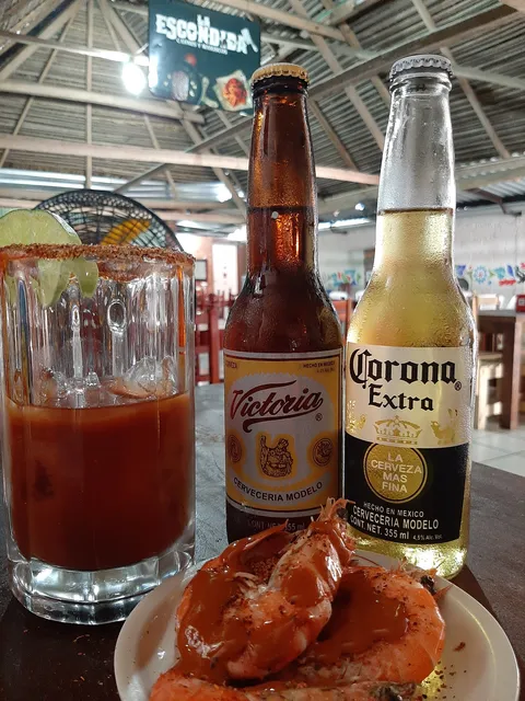La Escondida Carnes y Mariscos image 5