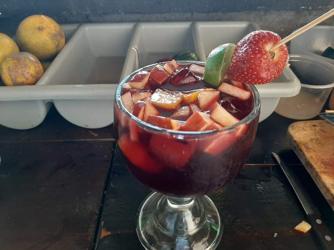 La Escondida Carnes y Mariscos image 6