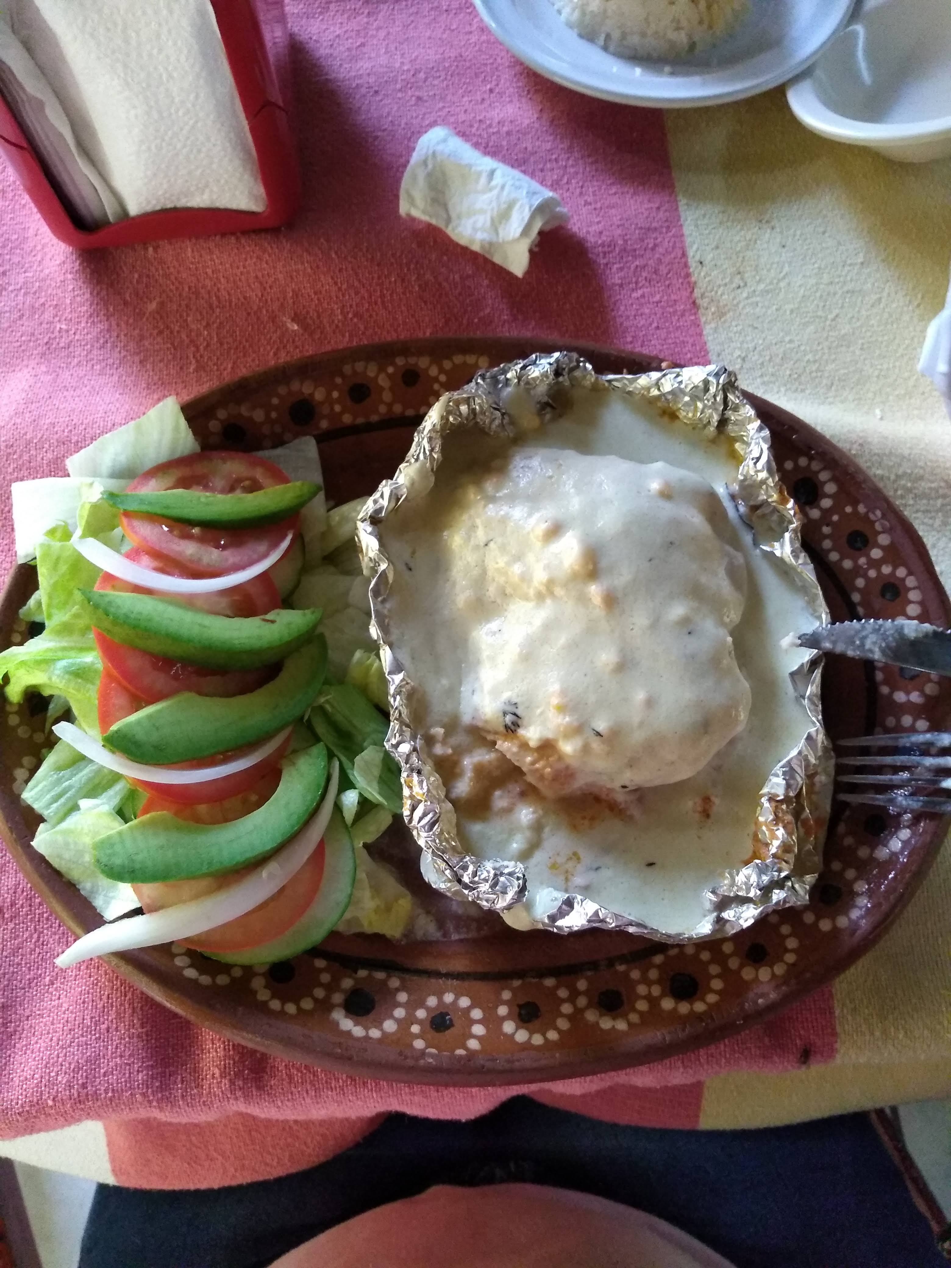 La Escondida Carnes y Mariscos image 9