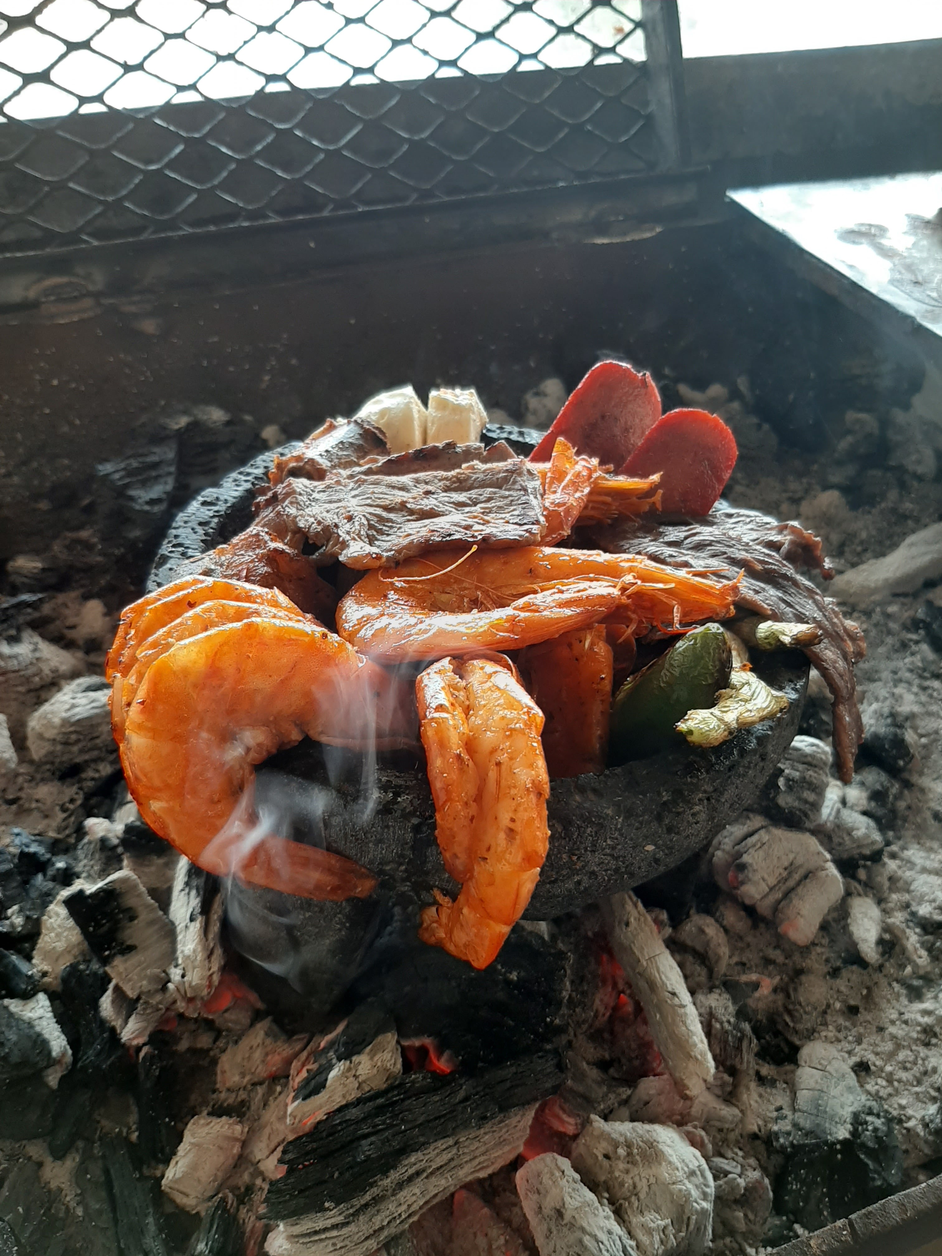 La Escondida Carnes y Mariscos image 10