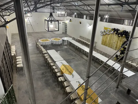CasaLuna Salon image 1