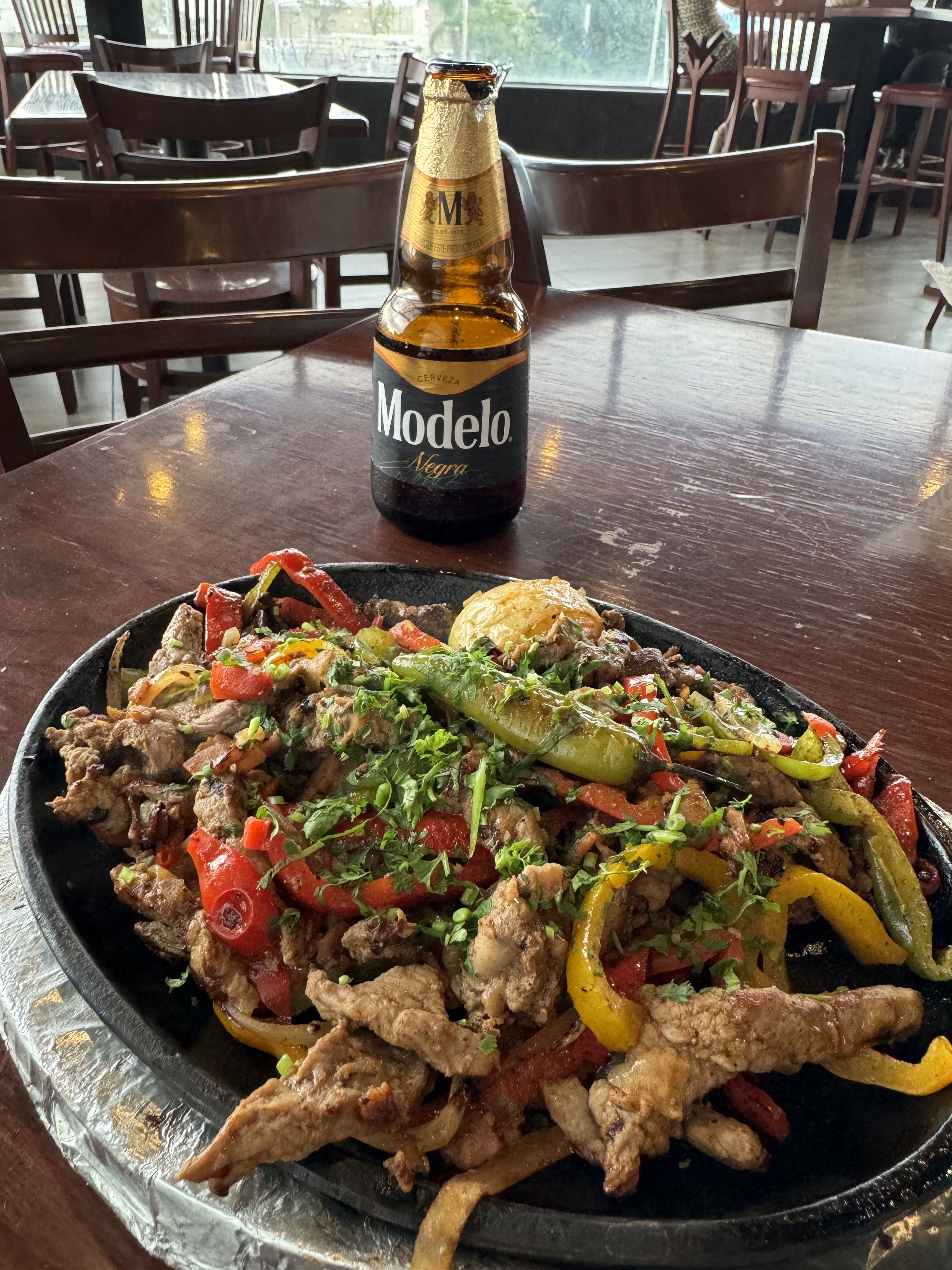 La Cervecería de León (G100) - Mariscos y Carnes image 9