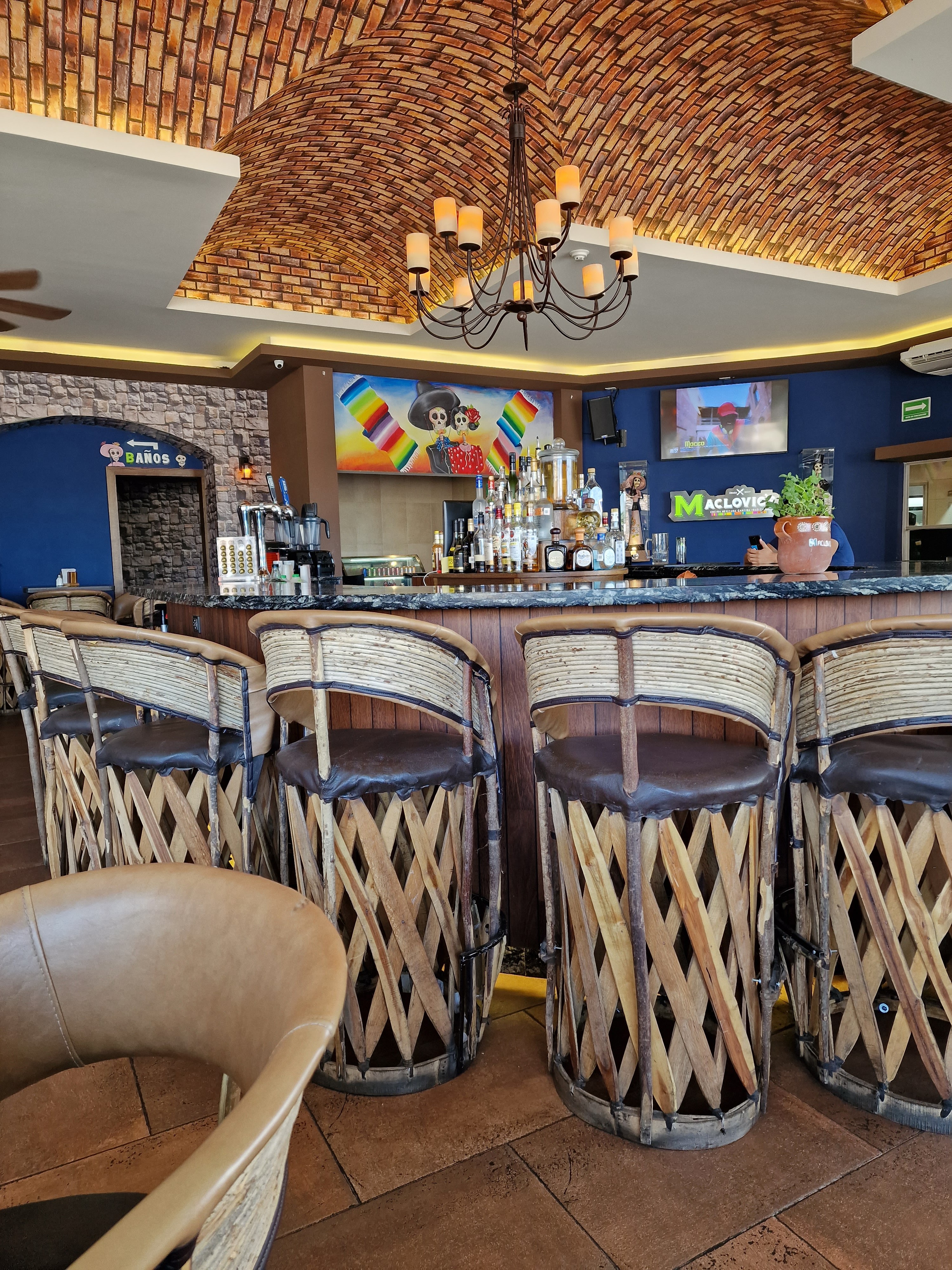 MACLOVIO’S RESTAURANT-BAR image 1
