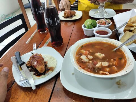 "MARISCOS EL REY CULICHI" image 2