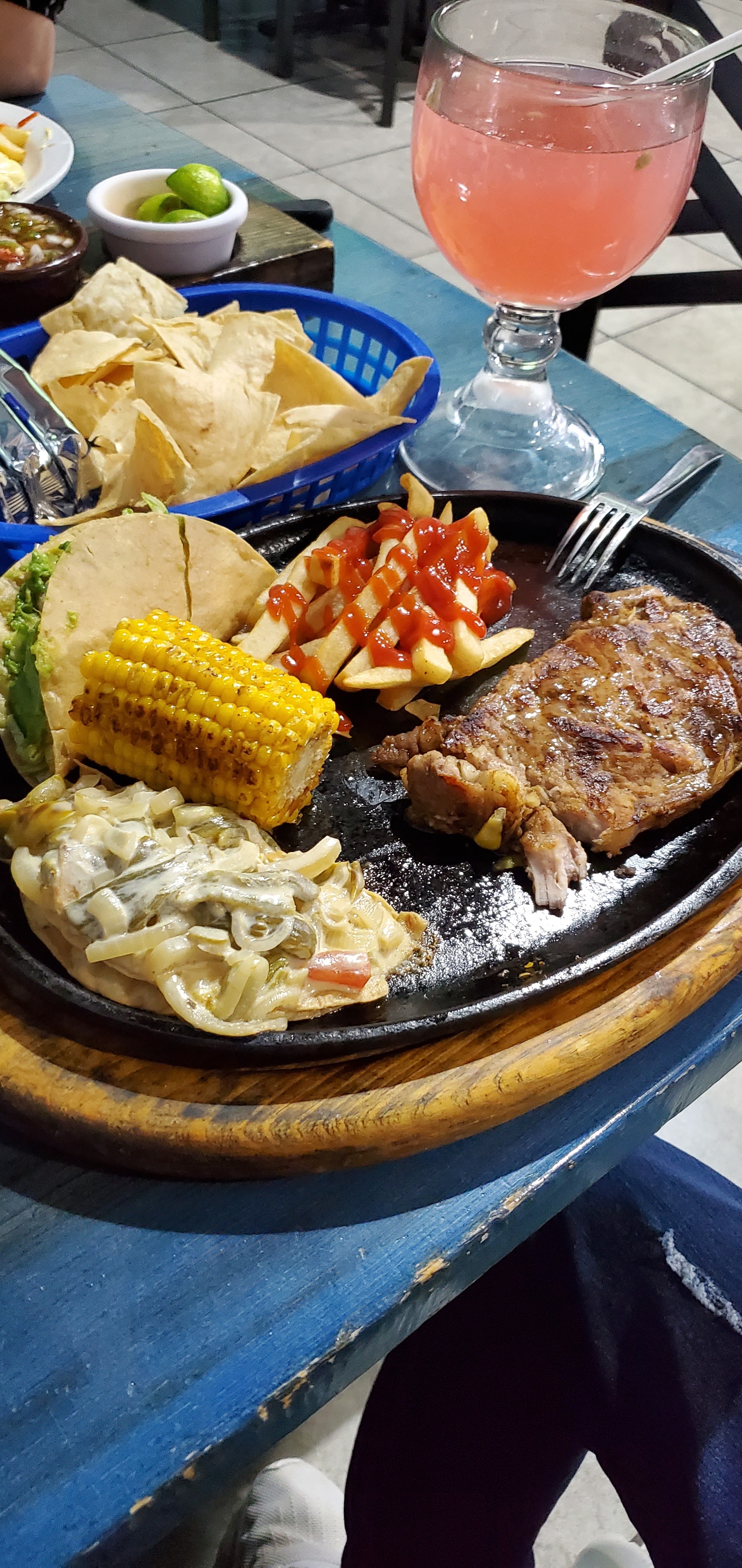 Samuelito Seafood and Beers image 8