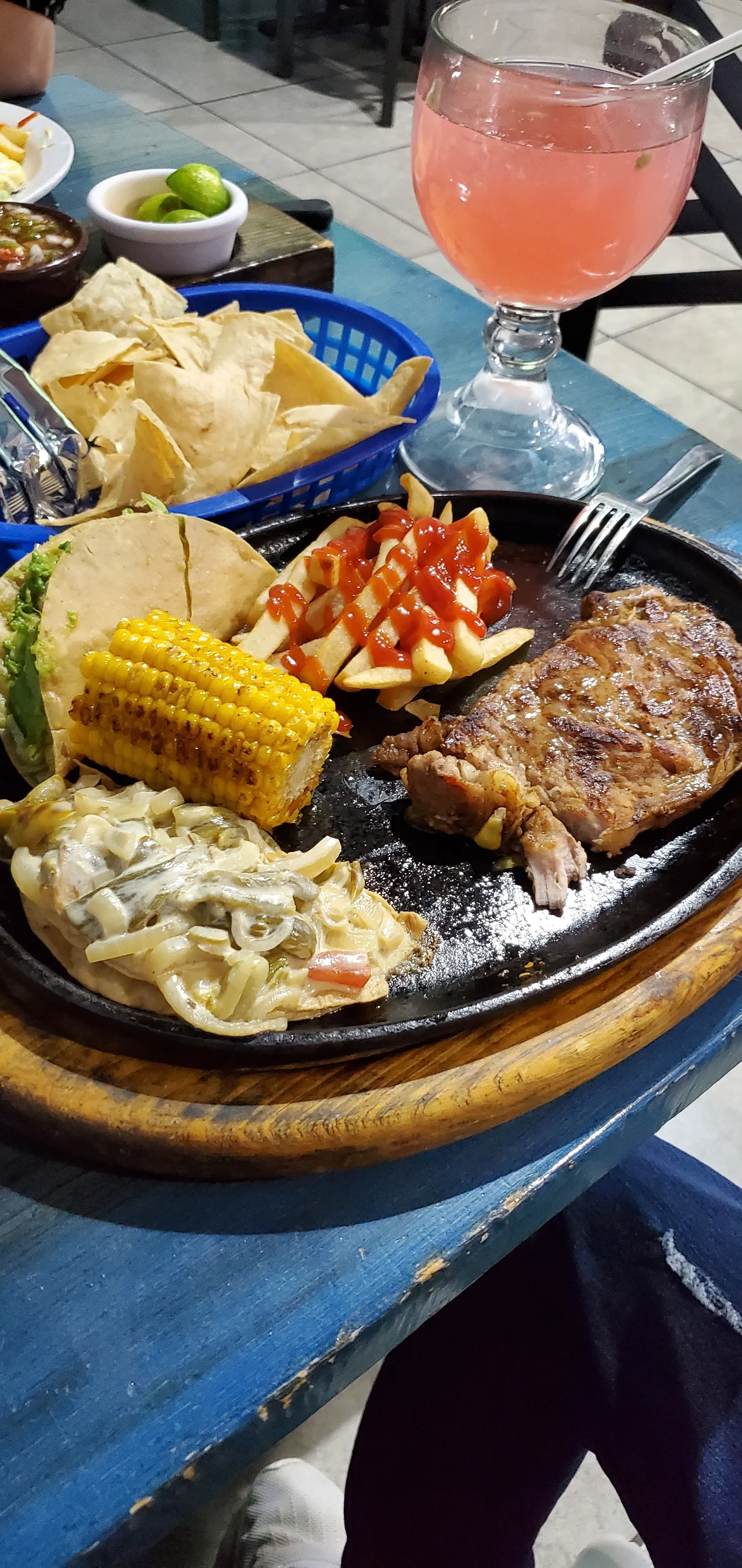 Samuelito Seafood and Beers image 8