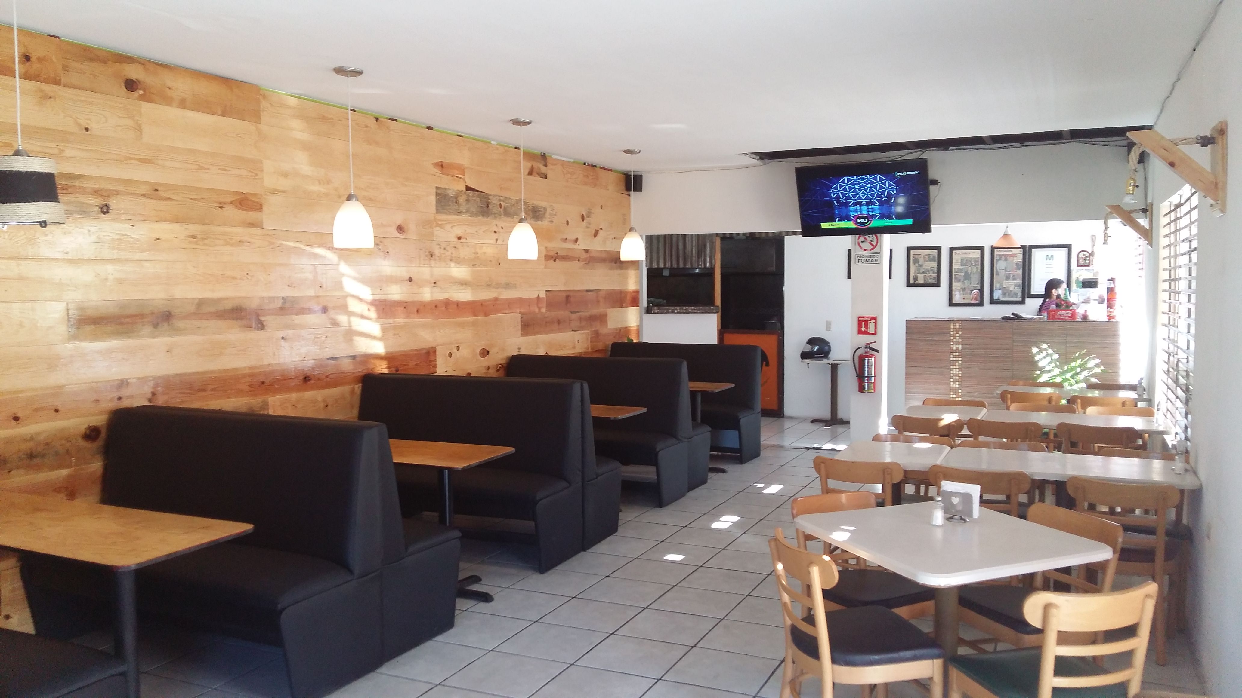 15/20 The Lucky Ones image 8