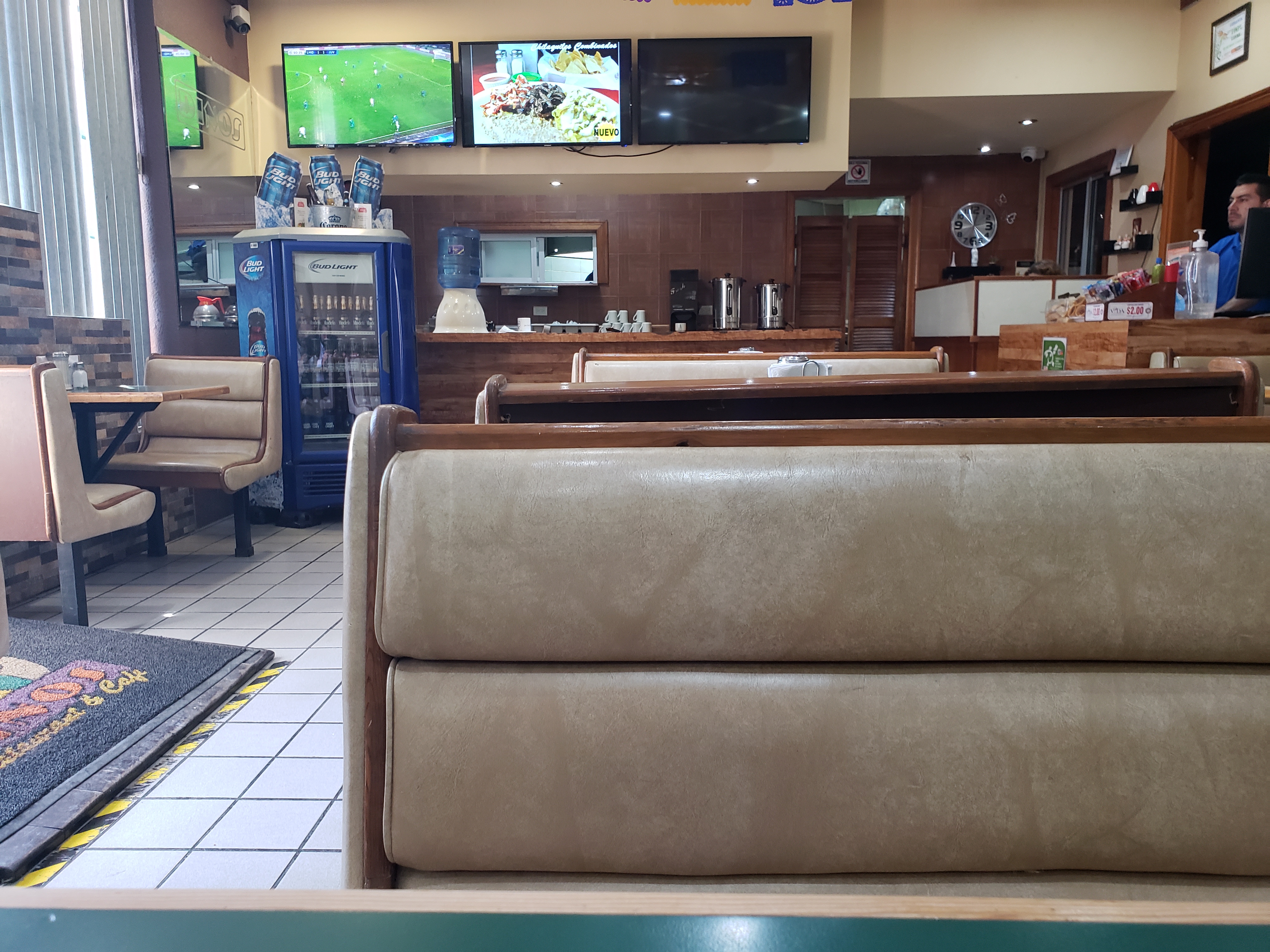 Dinos Restaurant image 6