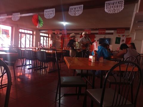 Moctezuma Restaurante de Pescados y Mariscos image 4
