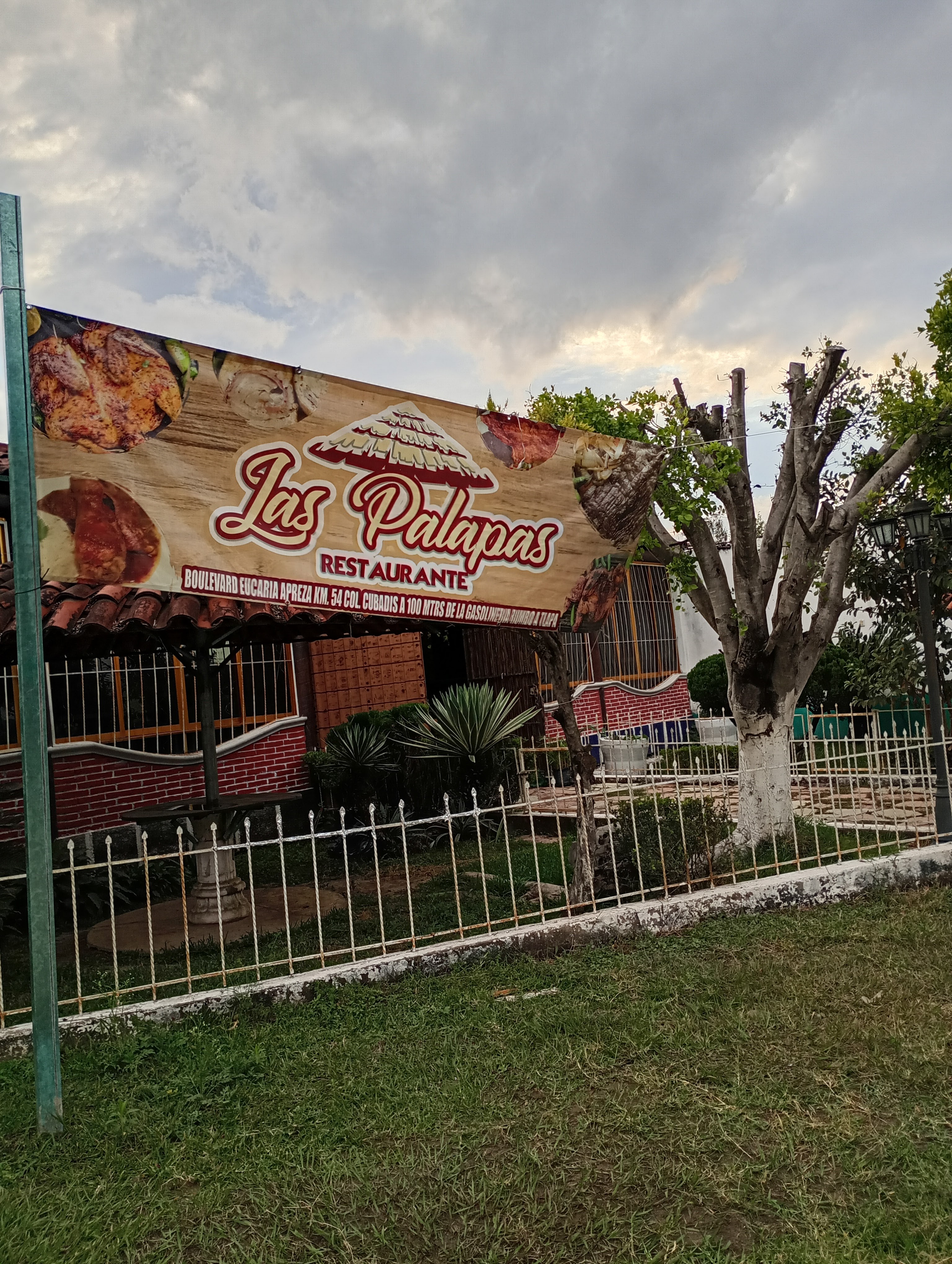 Restaurante las palapas image 1