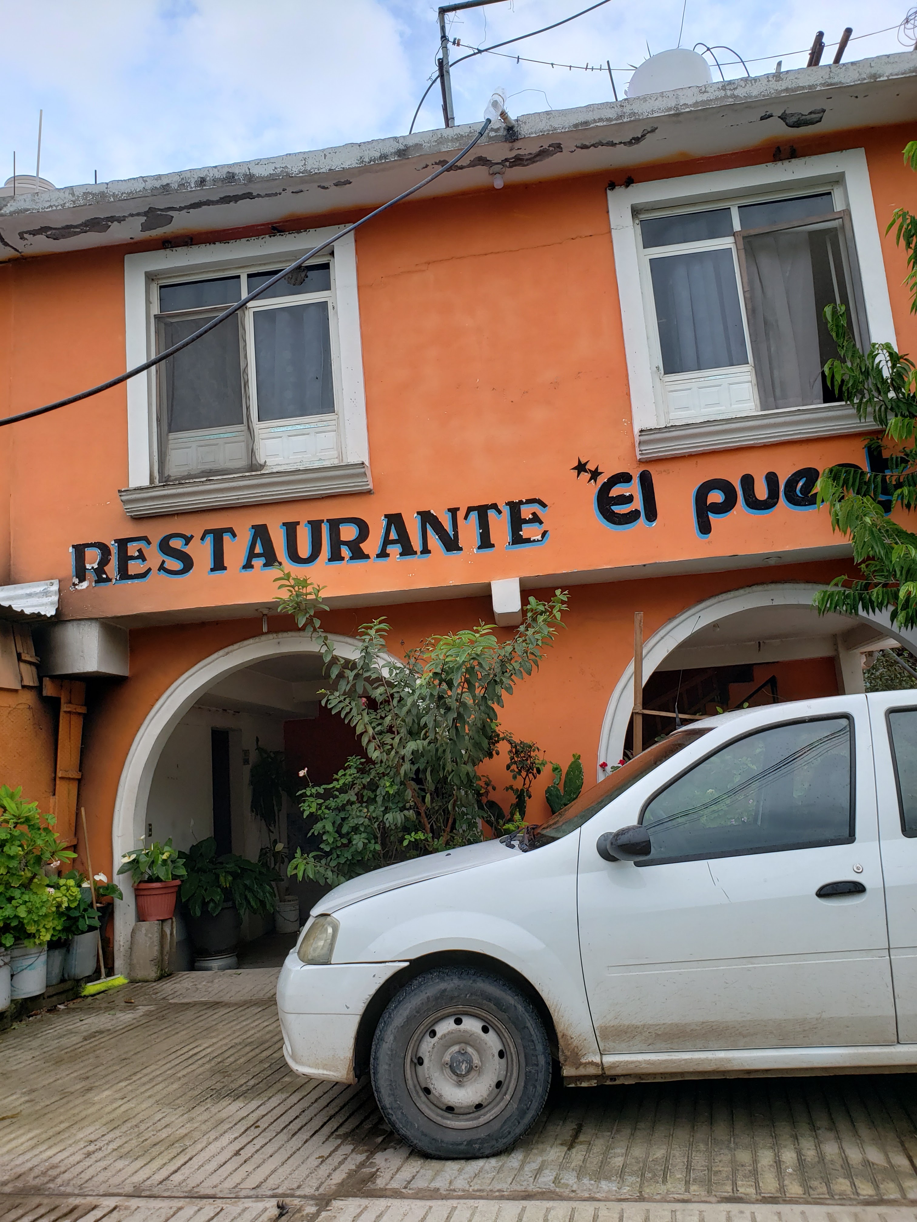 Restaurante el puente image 2
