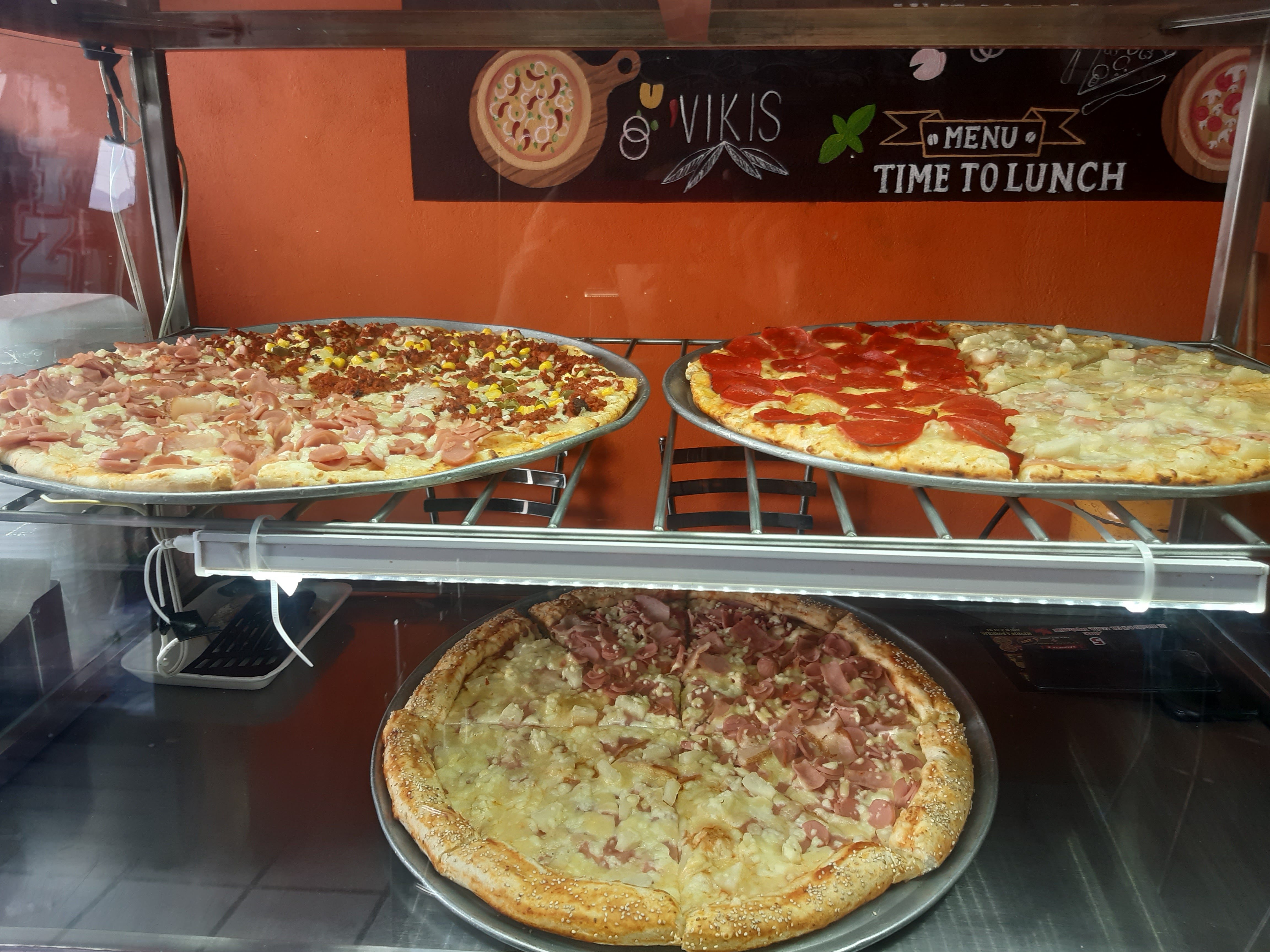 Vikis Pizzas image 1