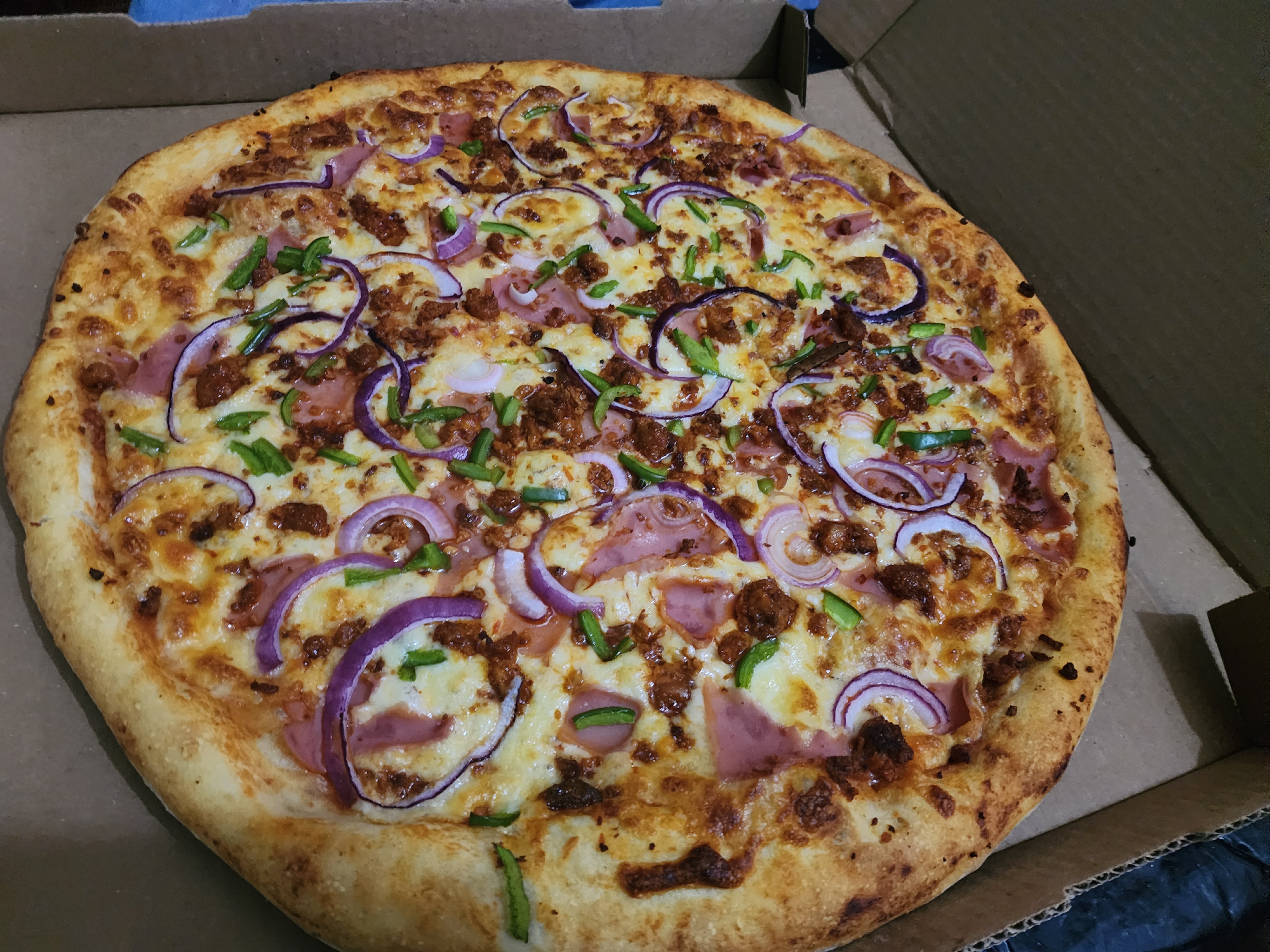 Vikis Pizzas image 2