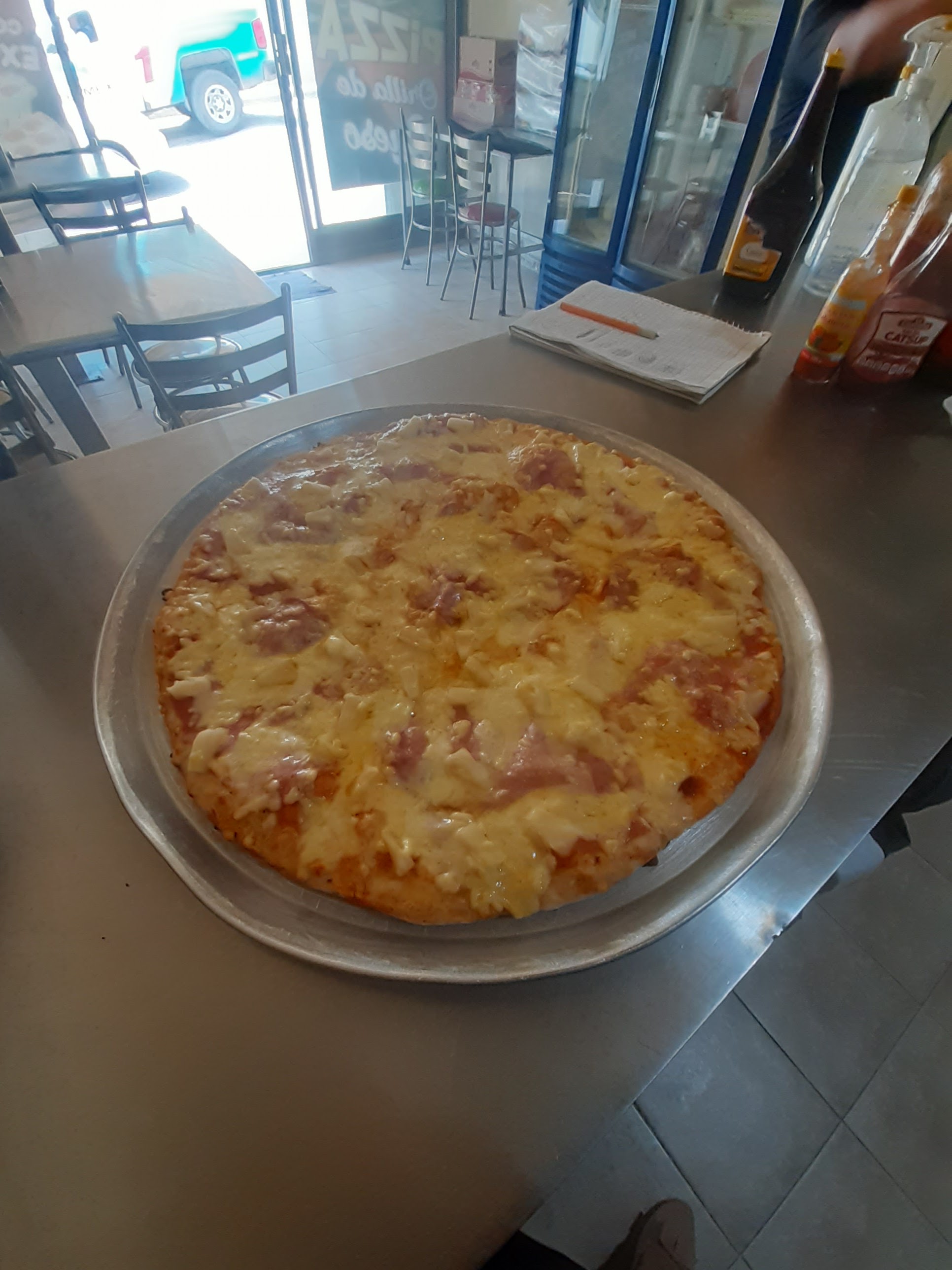 Vikis Pizzas image 7