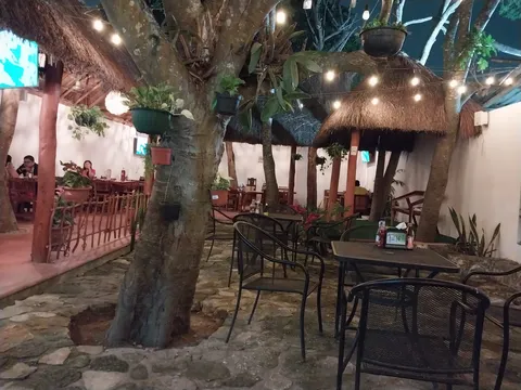 RIQUI'S PIZZA image 5