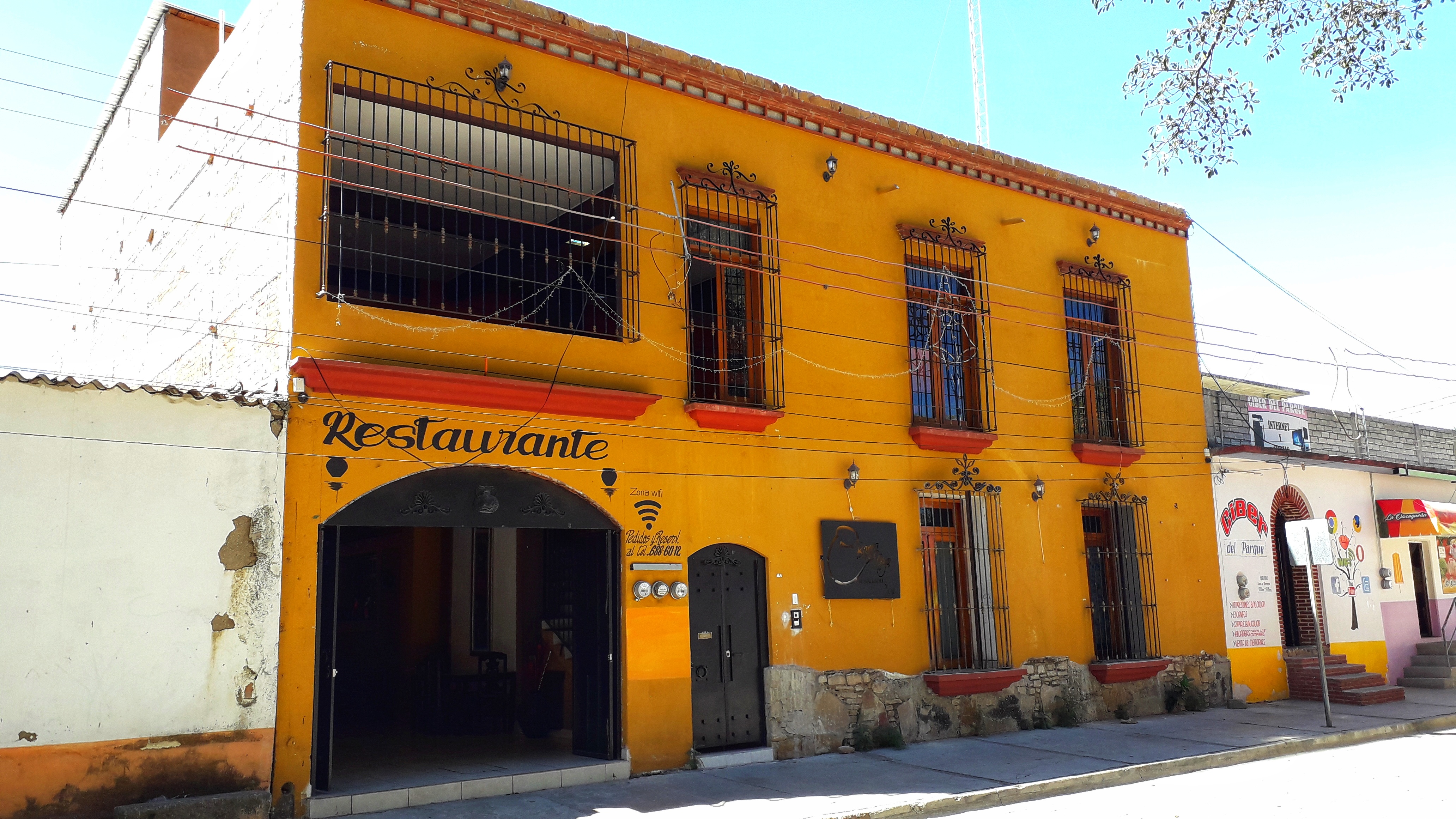 Barro Negro Restaurant & Gallery image 5