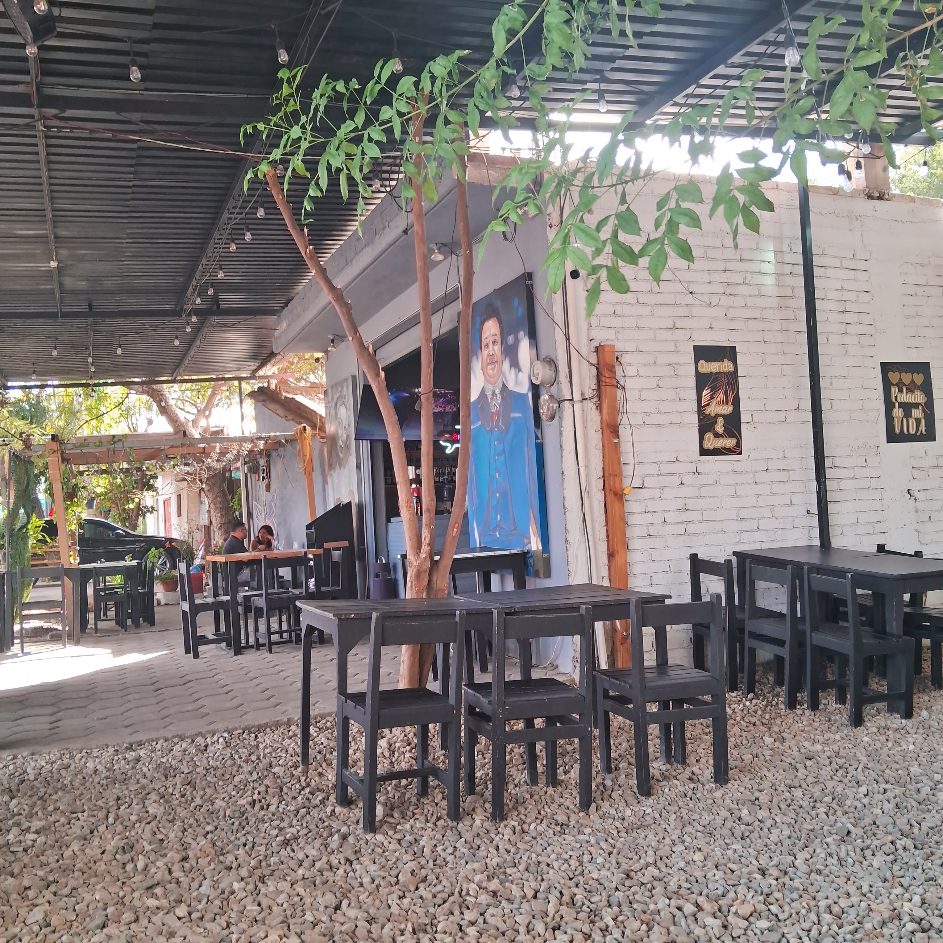 El Fonógrafo Café image 6