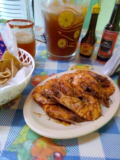 Mariscos el pez dorado image 2