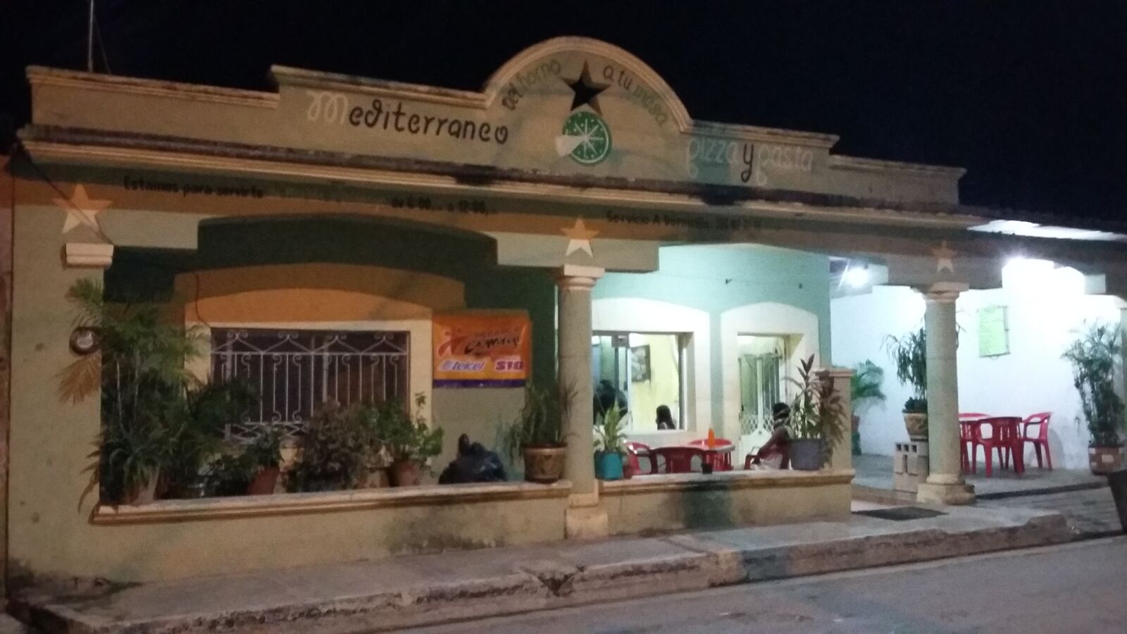 Mediterraneo pizzas & pastas image 1
