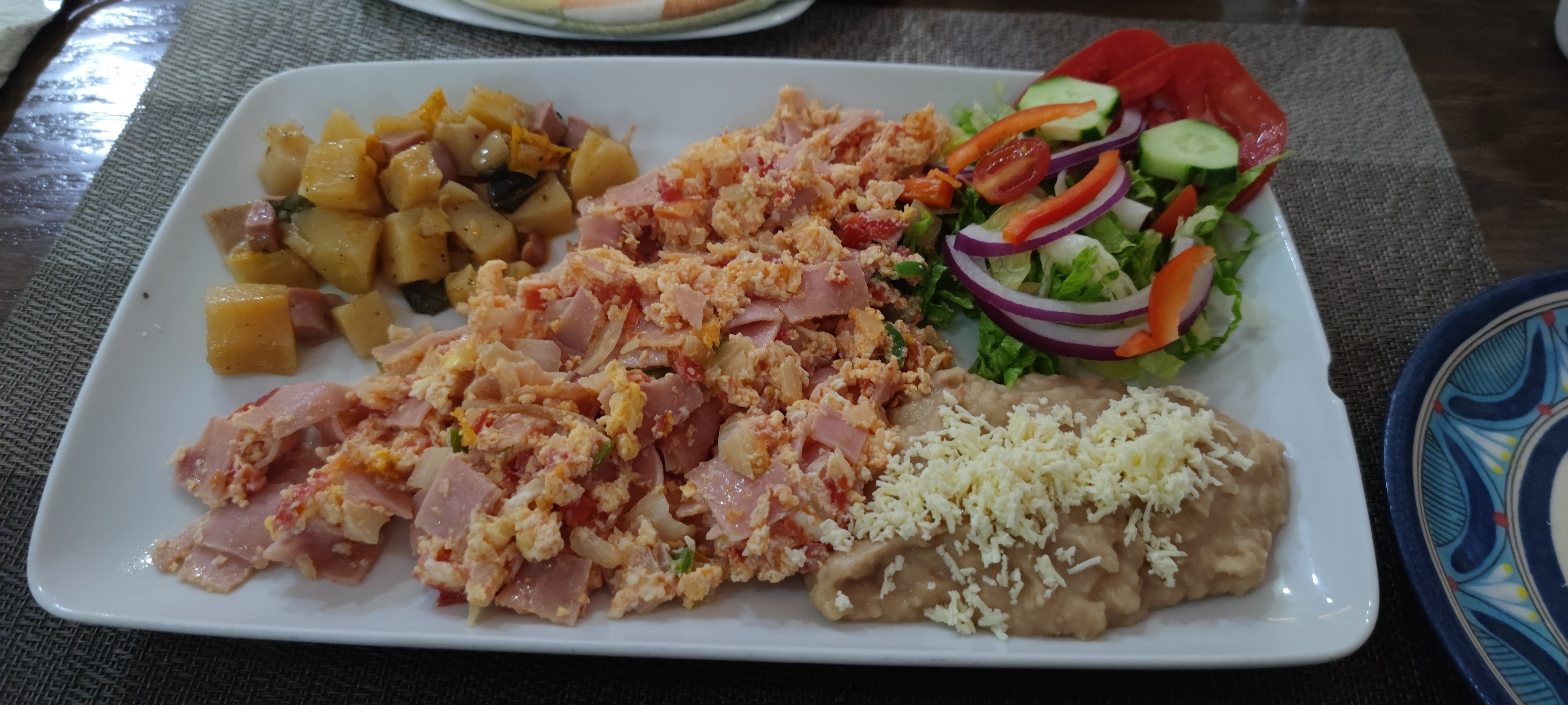 La Sazonería cocina & bar image 9