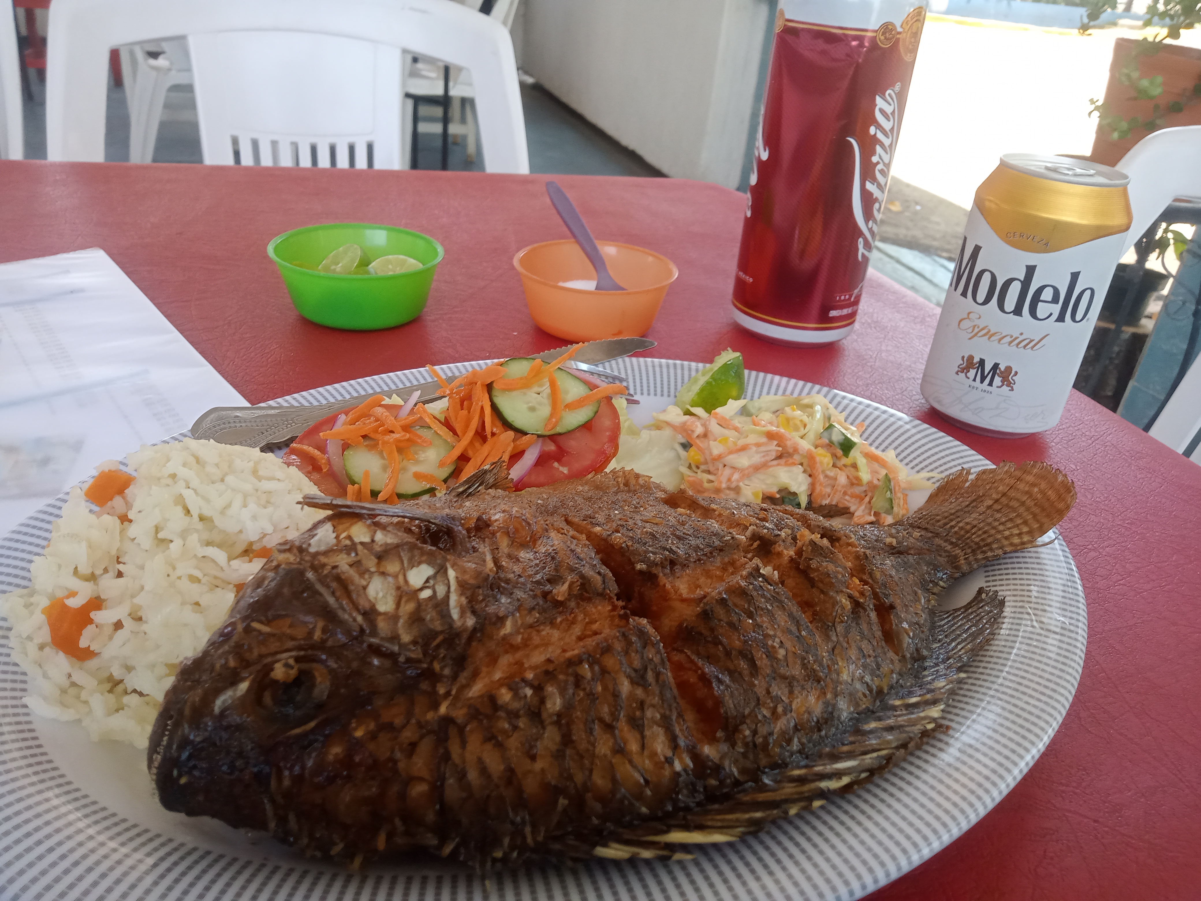 La mojarra dorada restaurant image 1